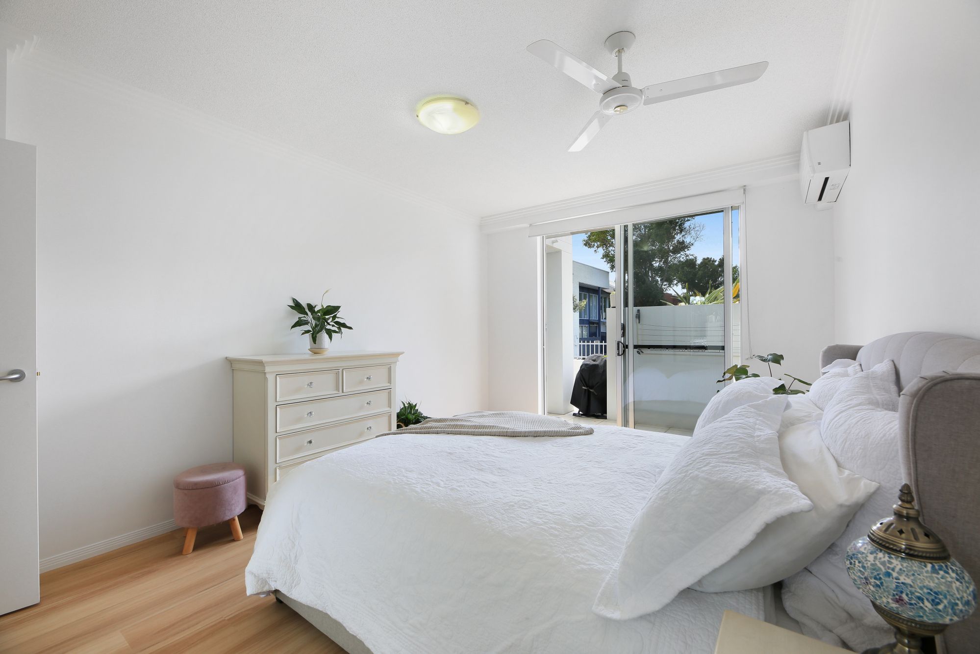 115/1-7 Moores Crescent — photo 8 of 20