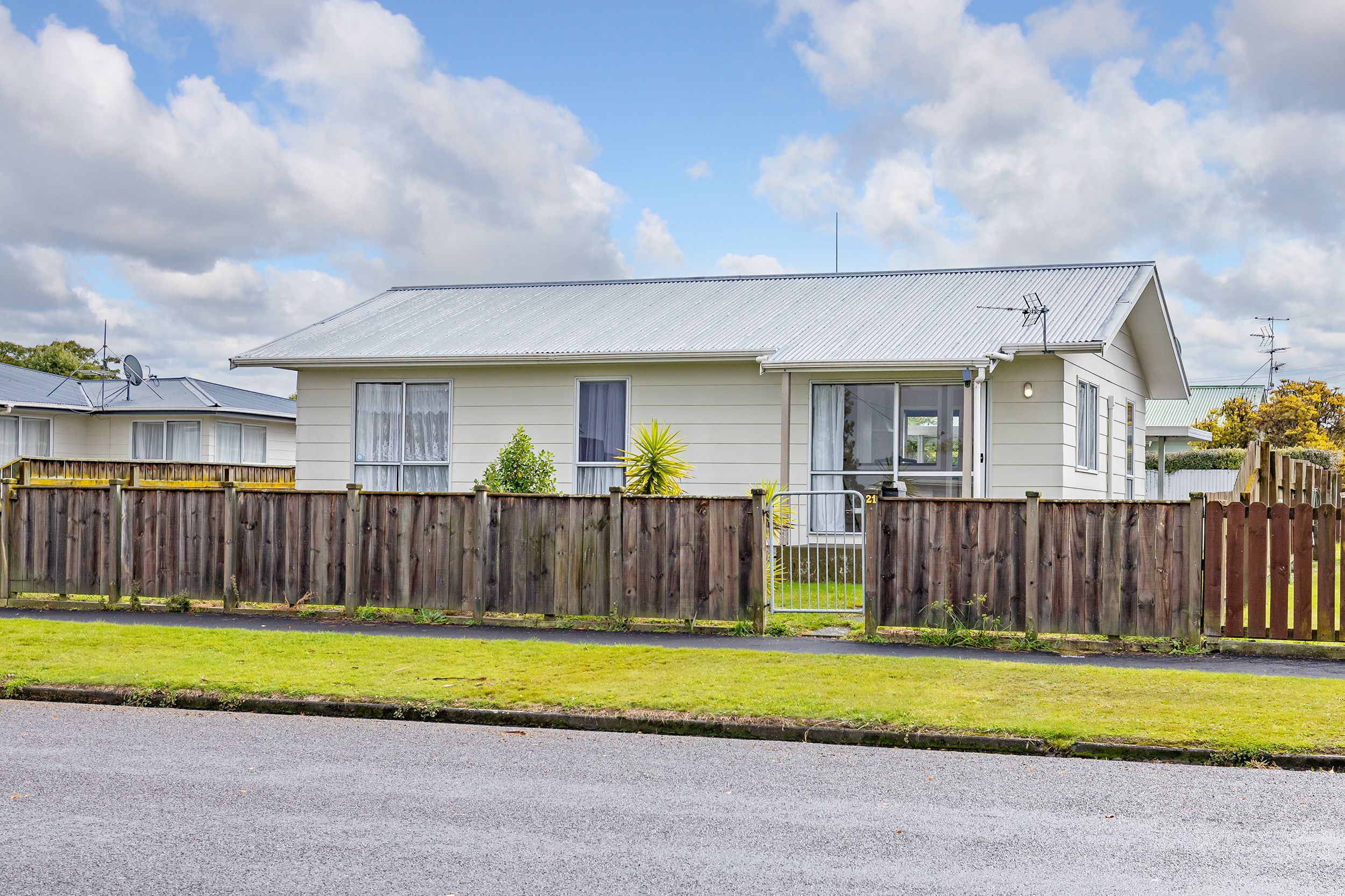 21 Oak Street, Masterton, Masterton District