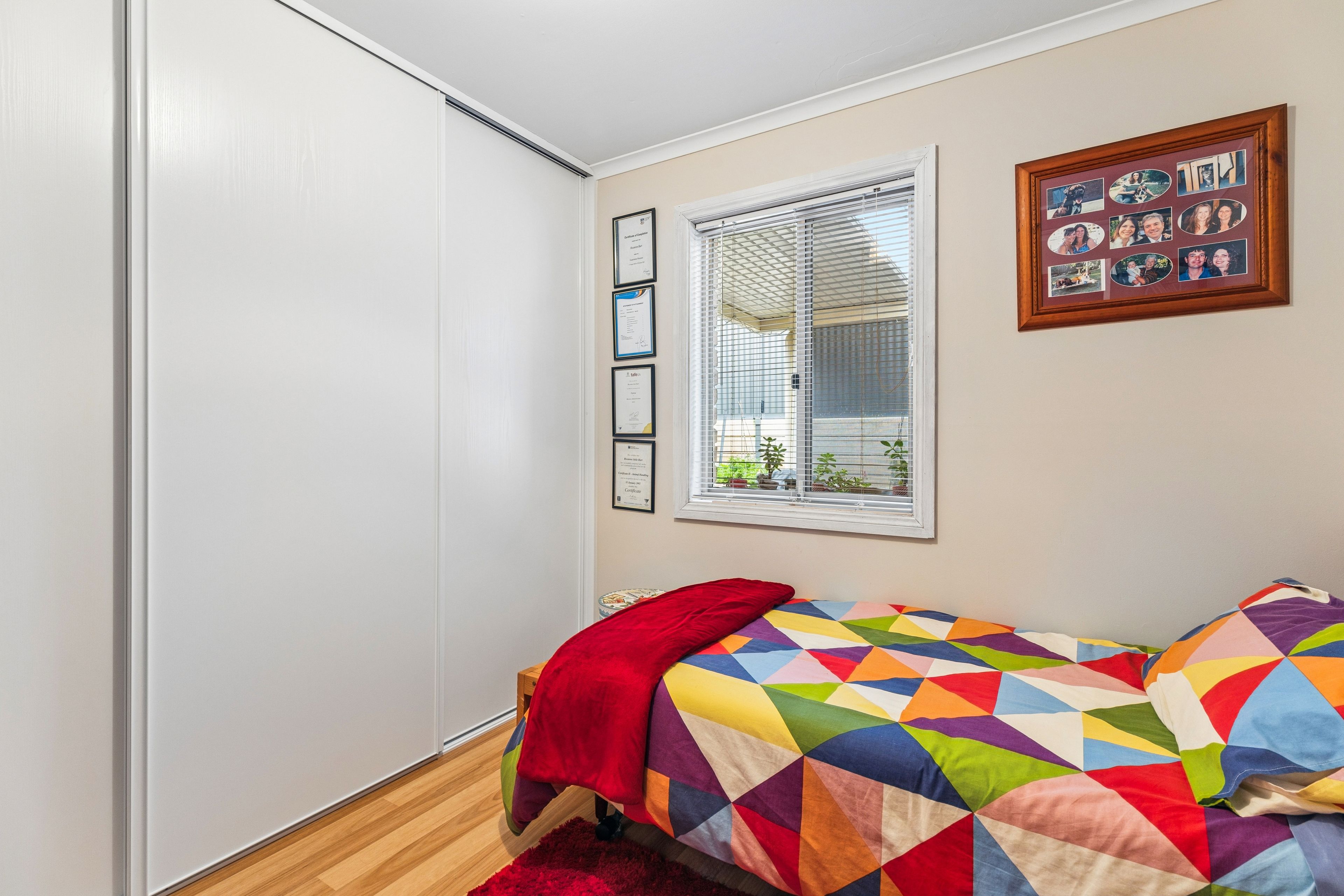 2/8 Edinborough Street — photo 7 of 10