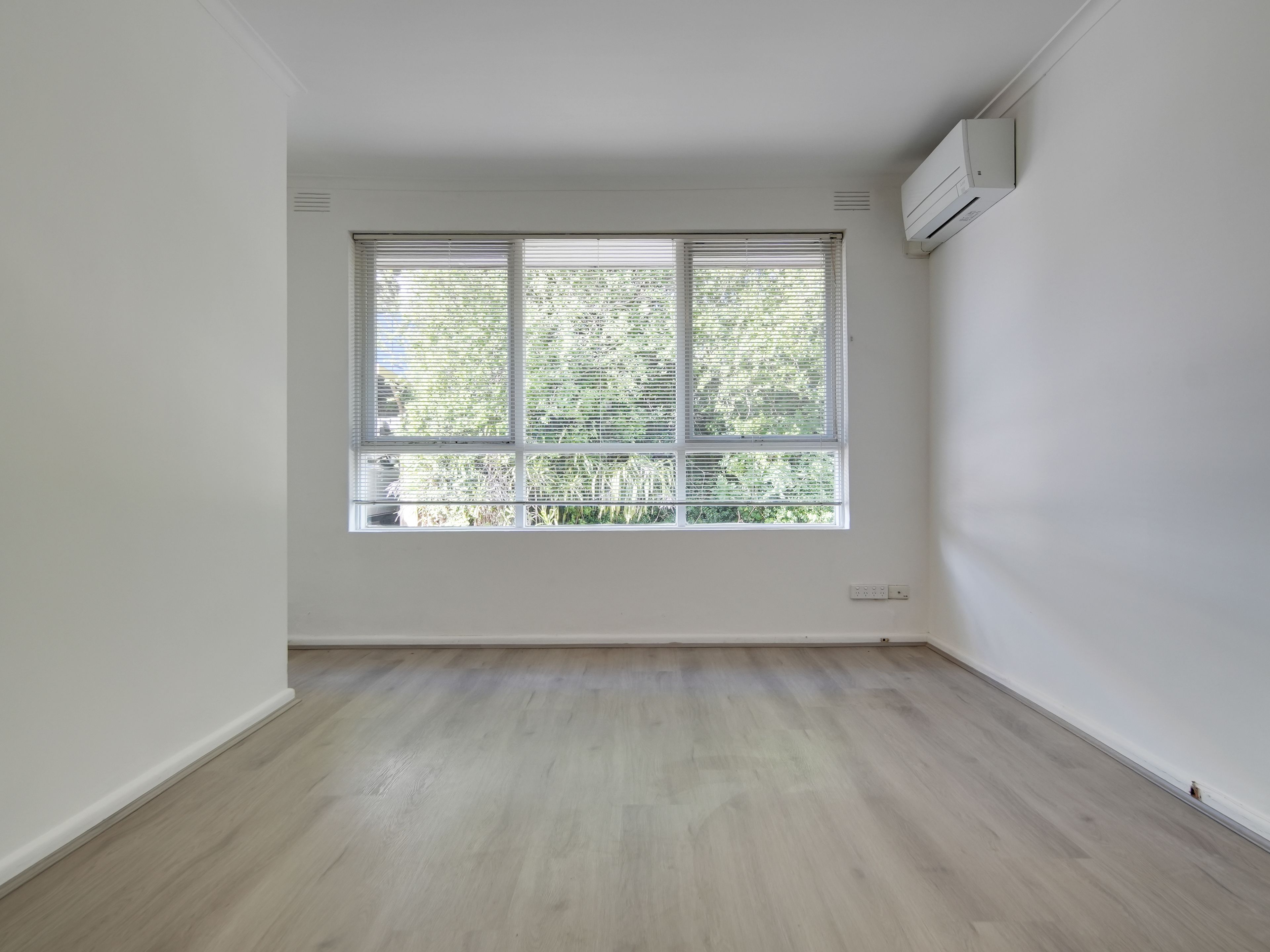 2/64 Fintonia Road — photo 3 of 7