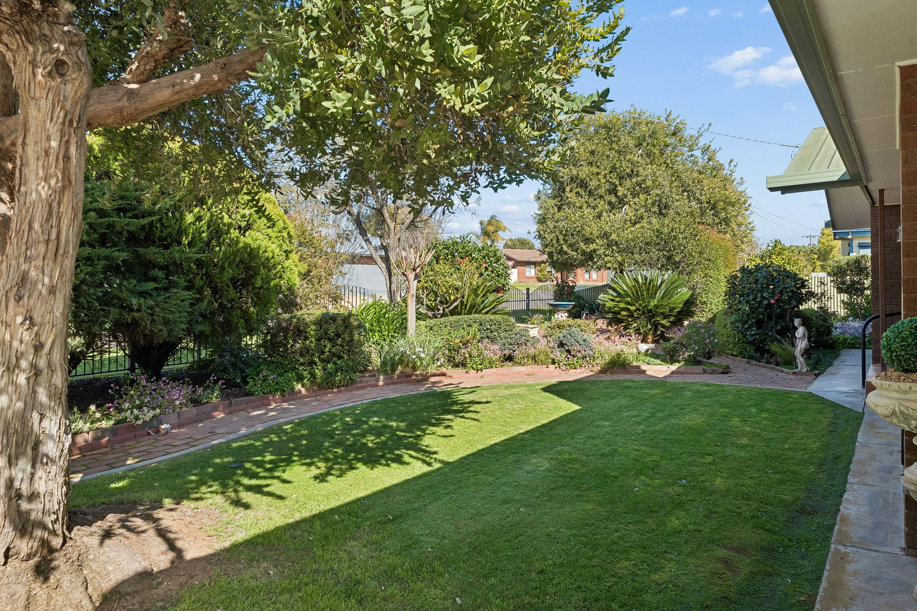 19 Boorin Street — photo 3 of 17