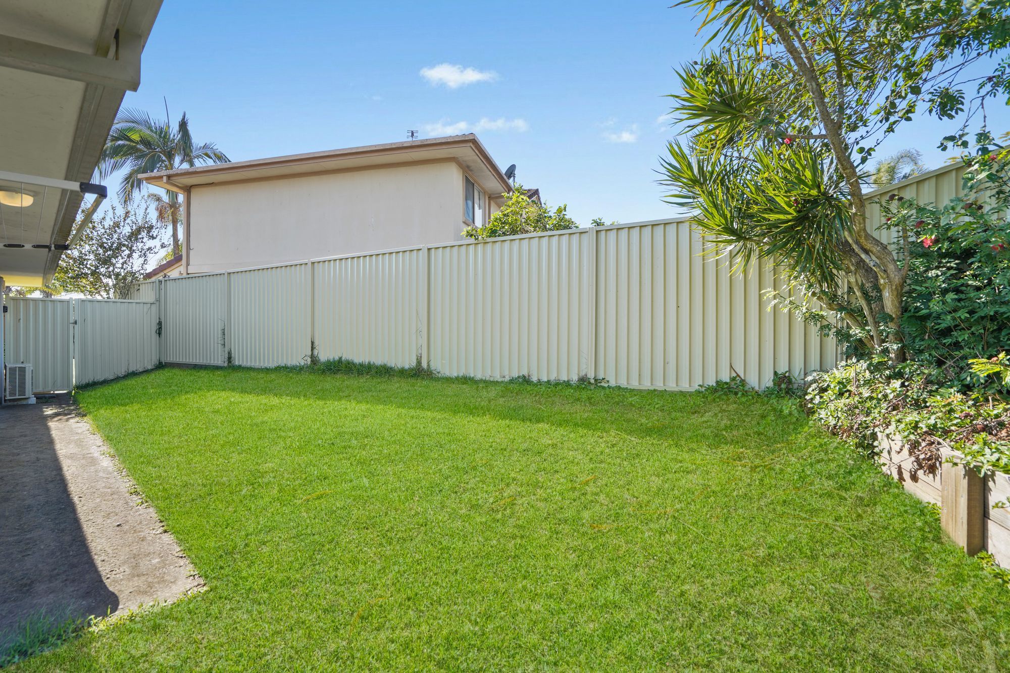 17/21 Usher Avenue — photo 10 of 15