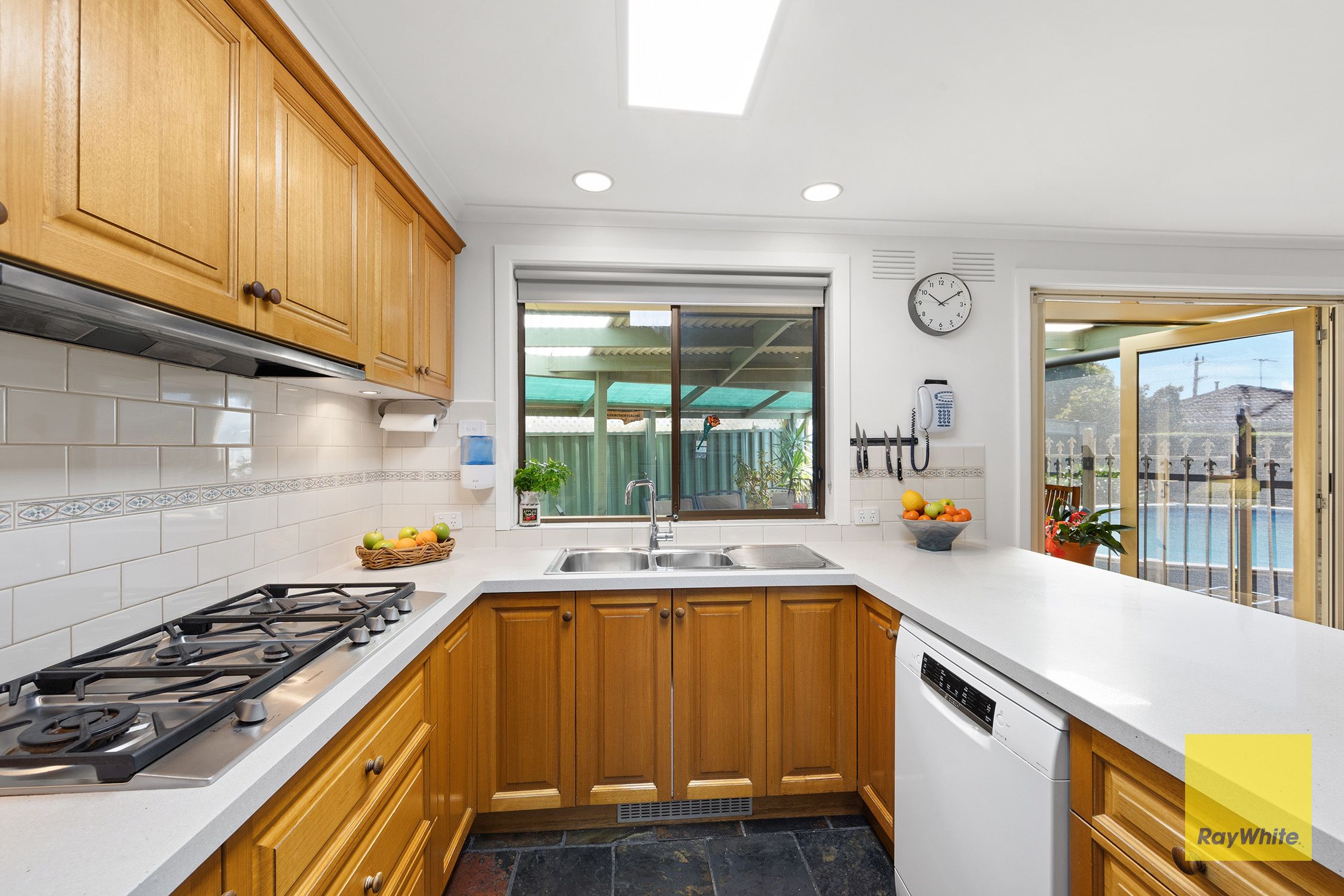 11 Woolstone Close — photo 5 of 20