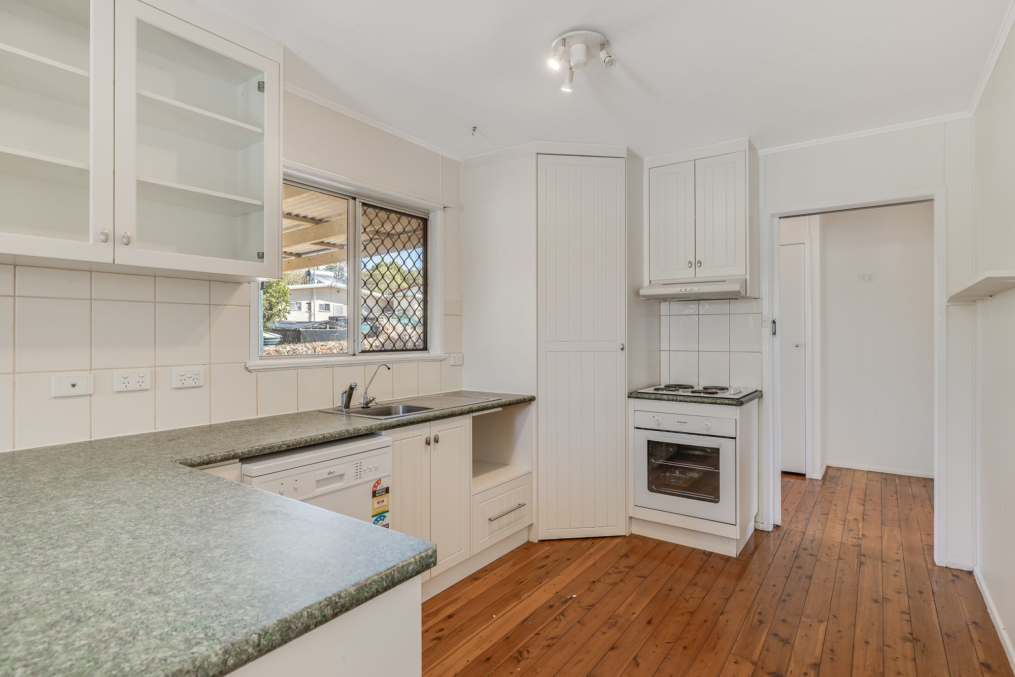 12 Mcnamara Street — photo 4 of 18