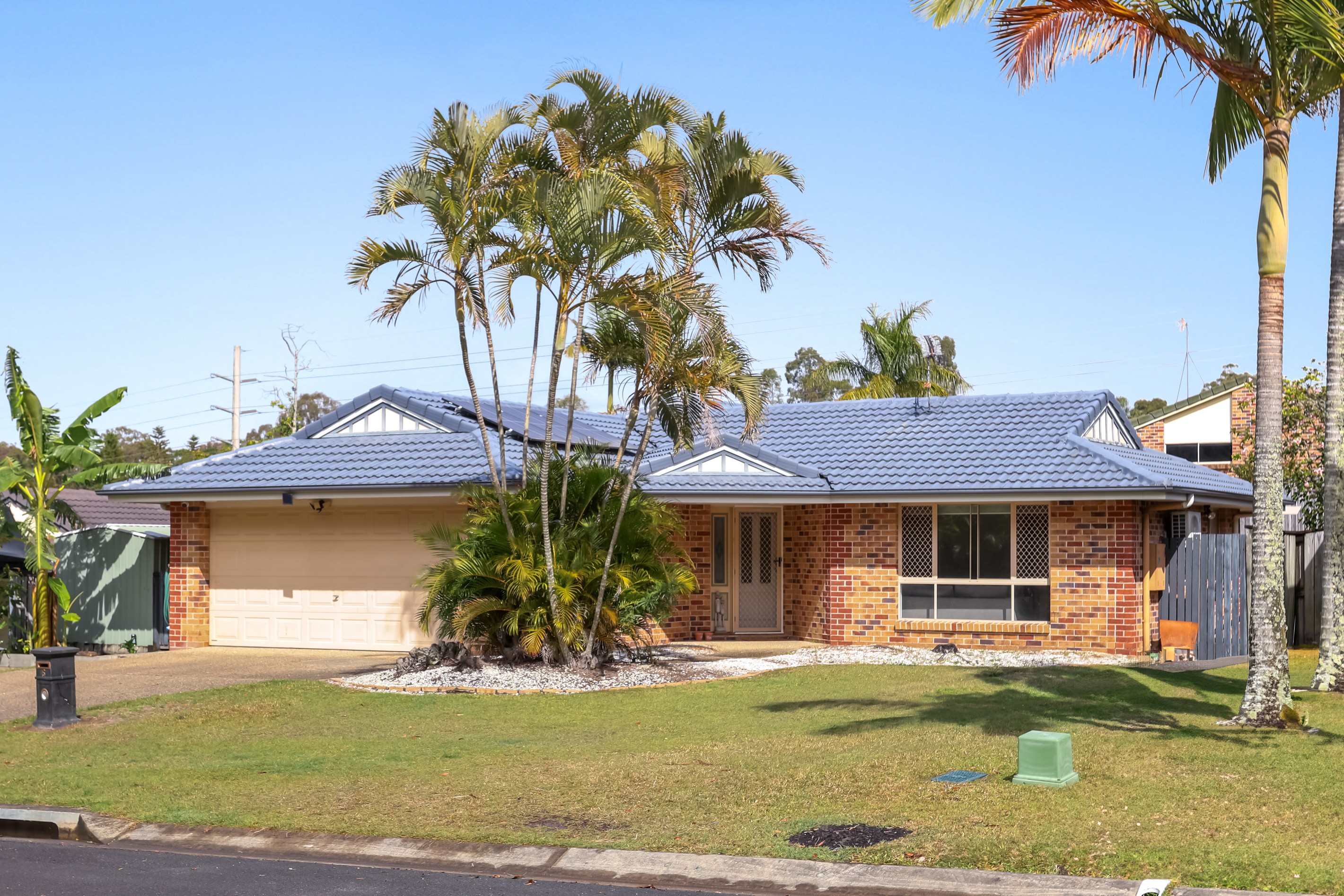 6 White Cap Close, Pacific Pines, QLD 4211