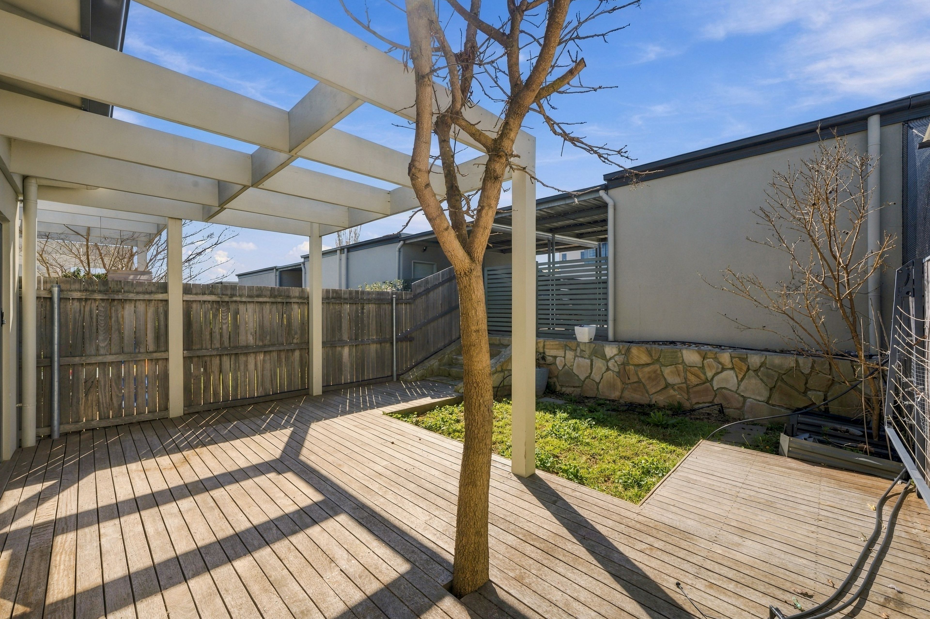 8 Plummer Street — photo 11 of 12