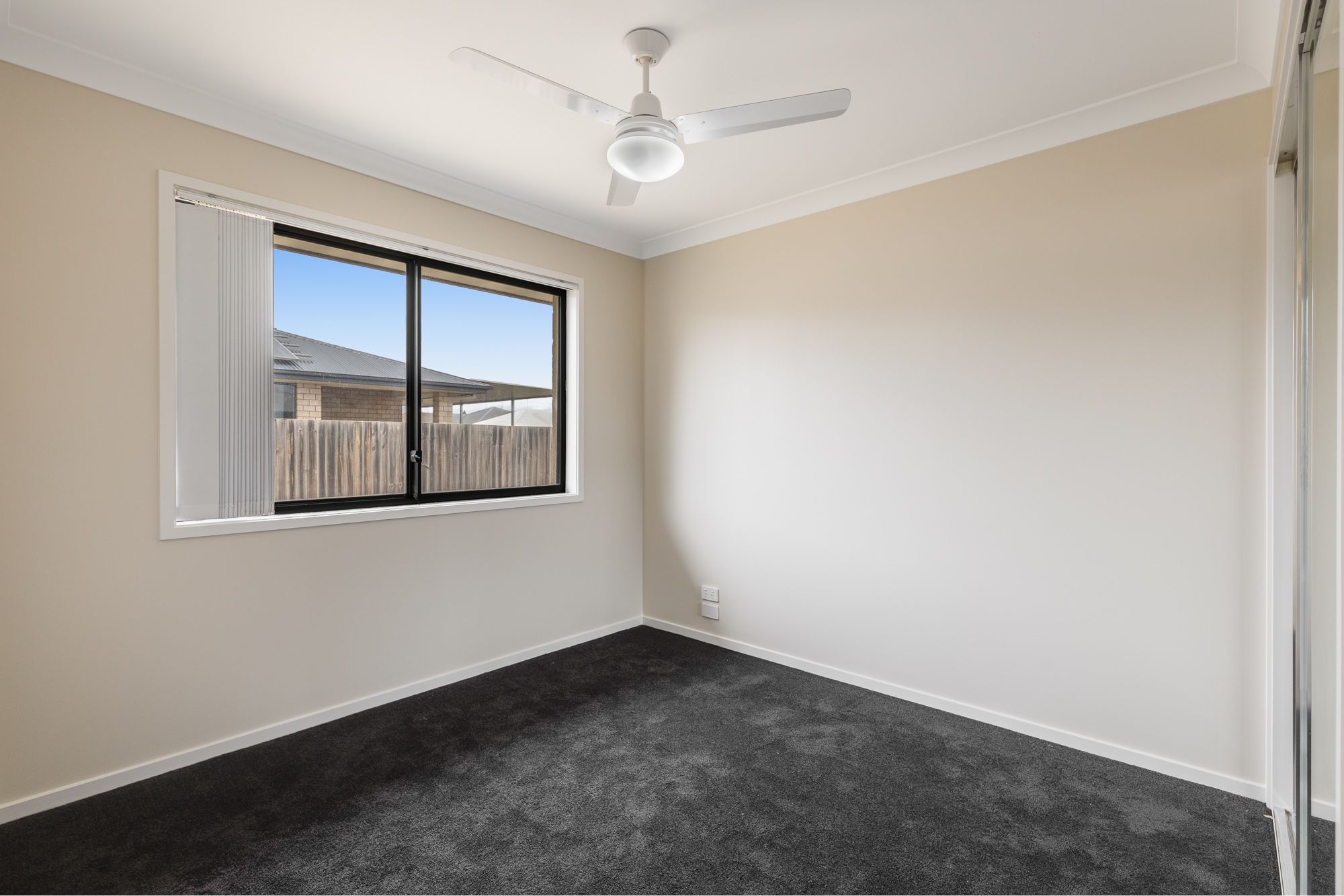 35 Myrtleford Crescent — photo 8 of 16