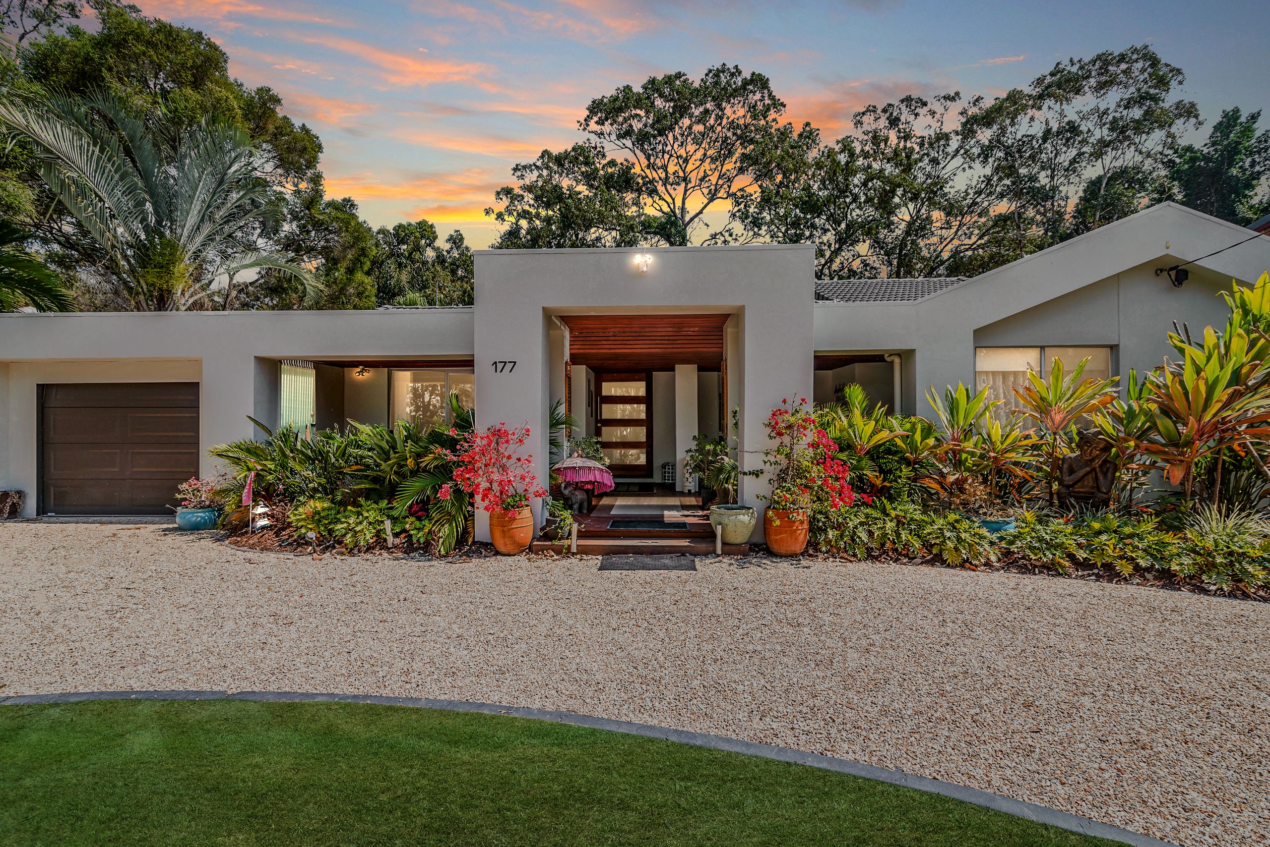 177 Simpsons Road, Elanora QLD 4221