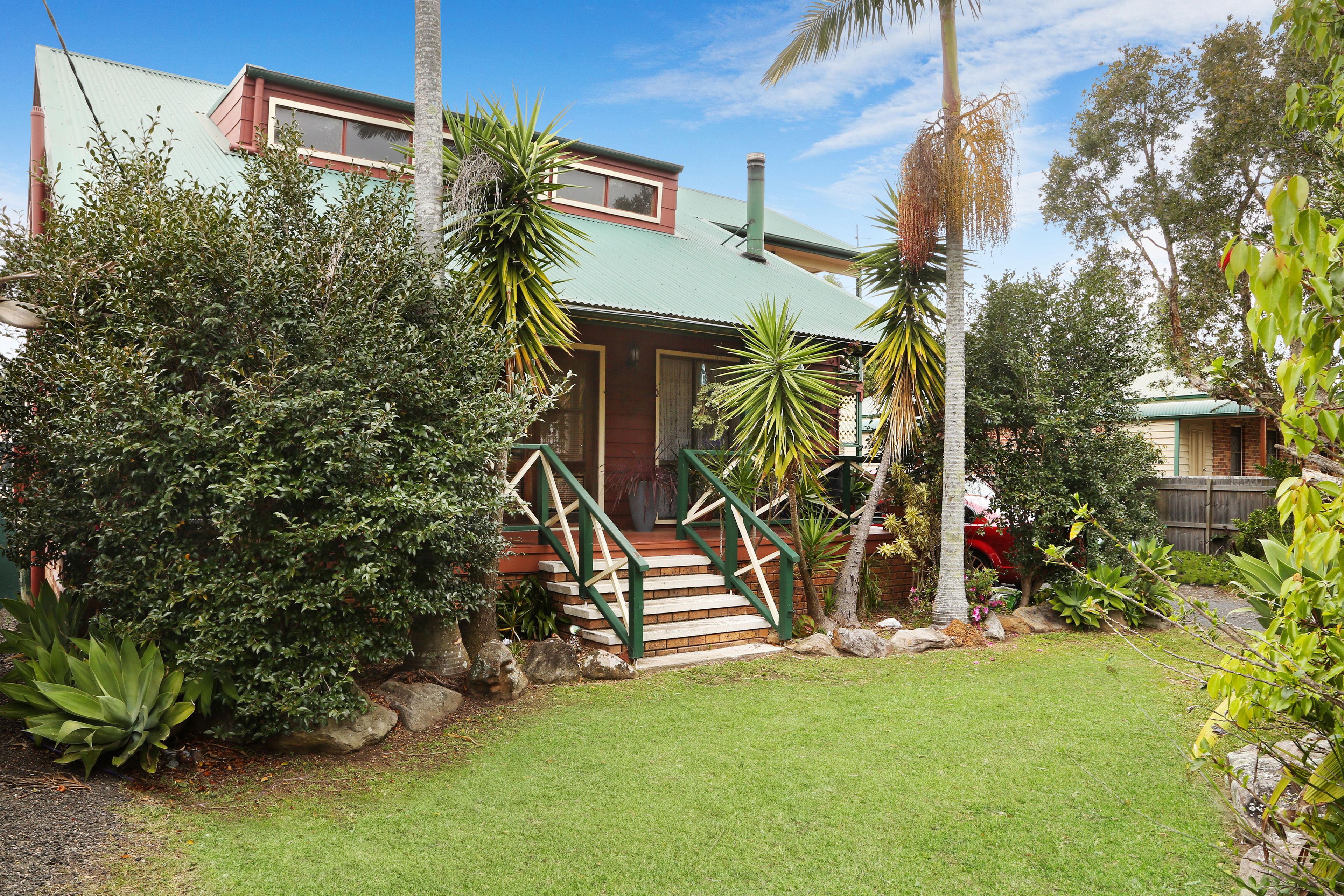 25 Magnolia Avenue