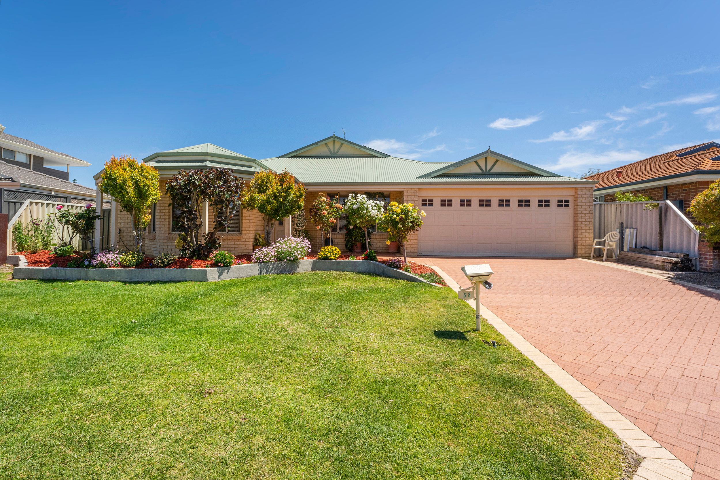 38 St Ettiene Gardens, Port Kennedy, WA 6172