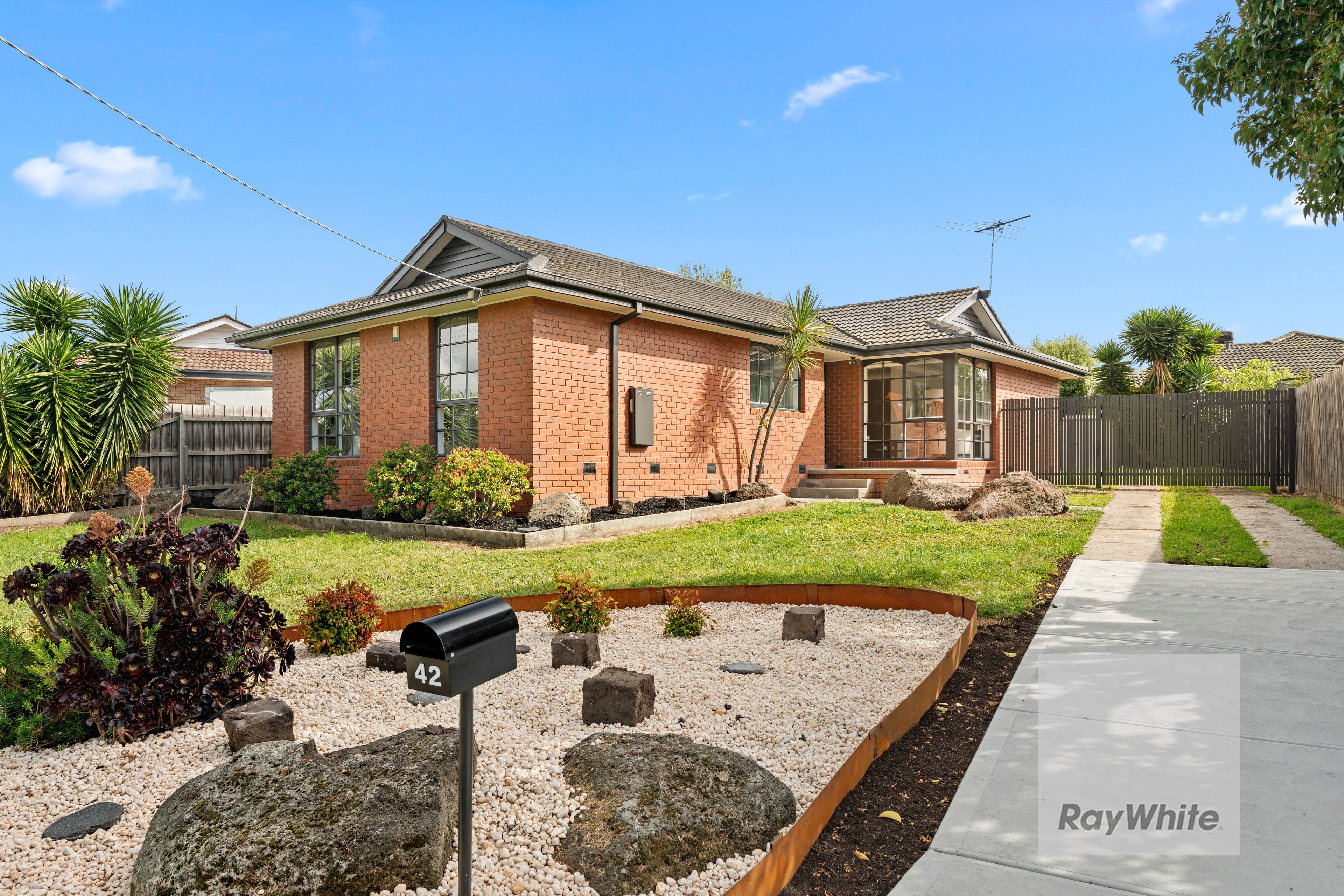 42 Cabernet Crescent — photo 17 of 18