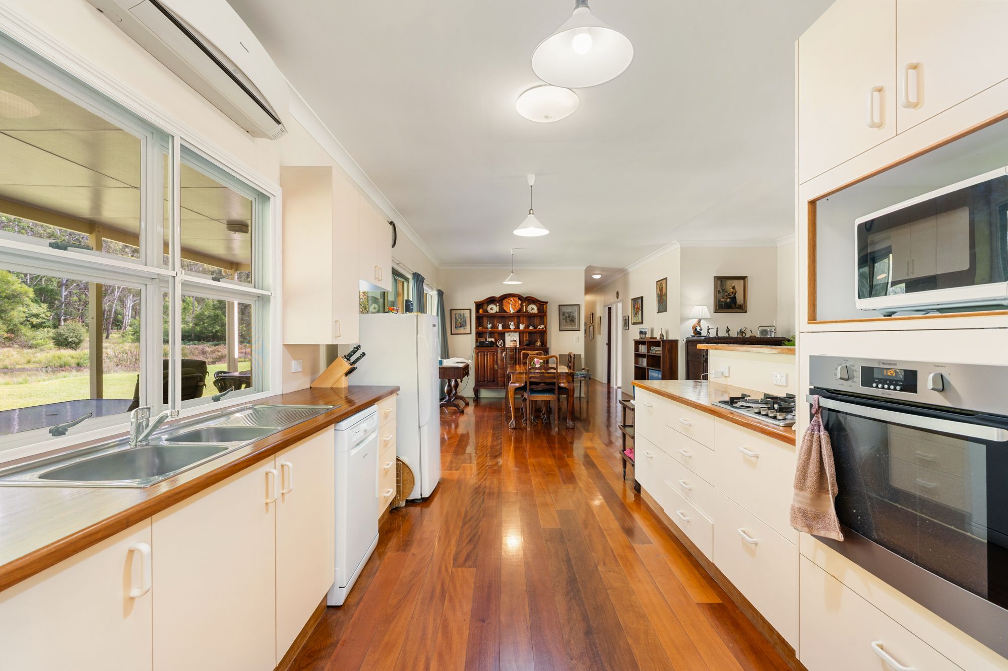 "Overberg" 3697 Esk Hampton Road — photo 10 of 30
