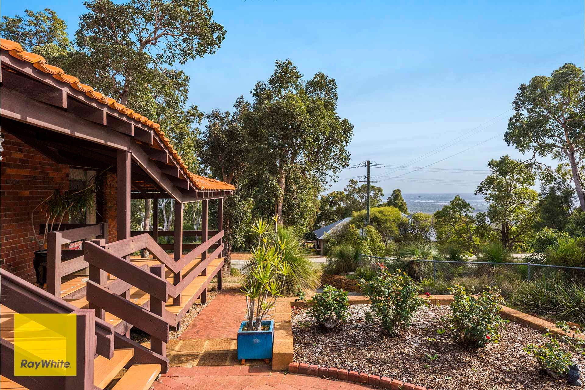 24 Nelson Crescent, Lesmurdie, WA 6076