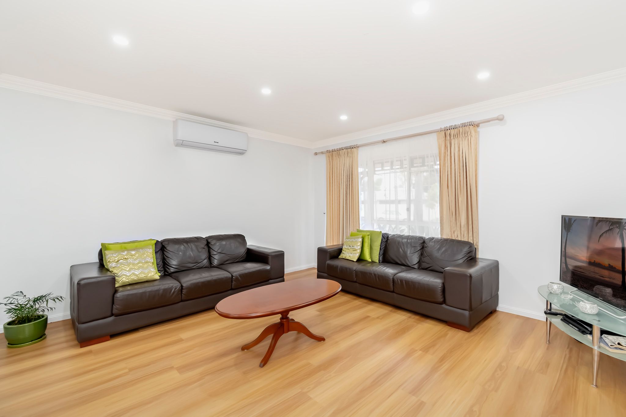 42 Poinsettia Avenue, Runaway Bay, QLD 4216