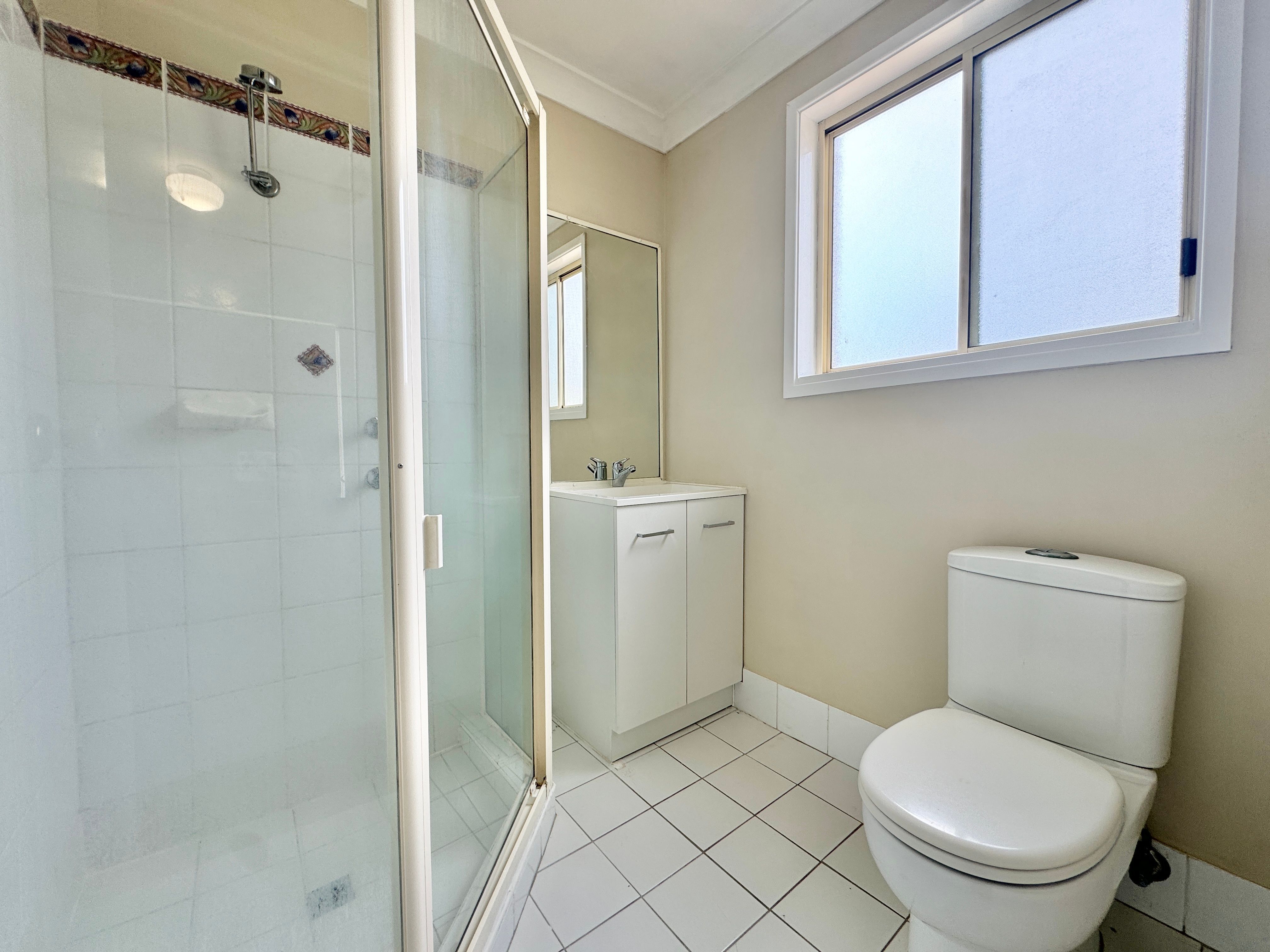 29 Loongana Crescent — photo 8 of 15