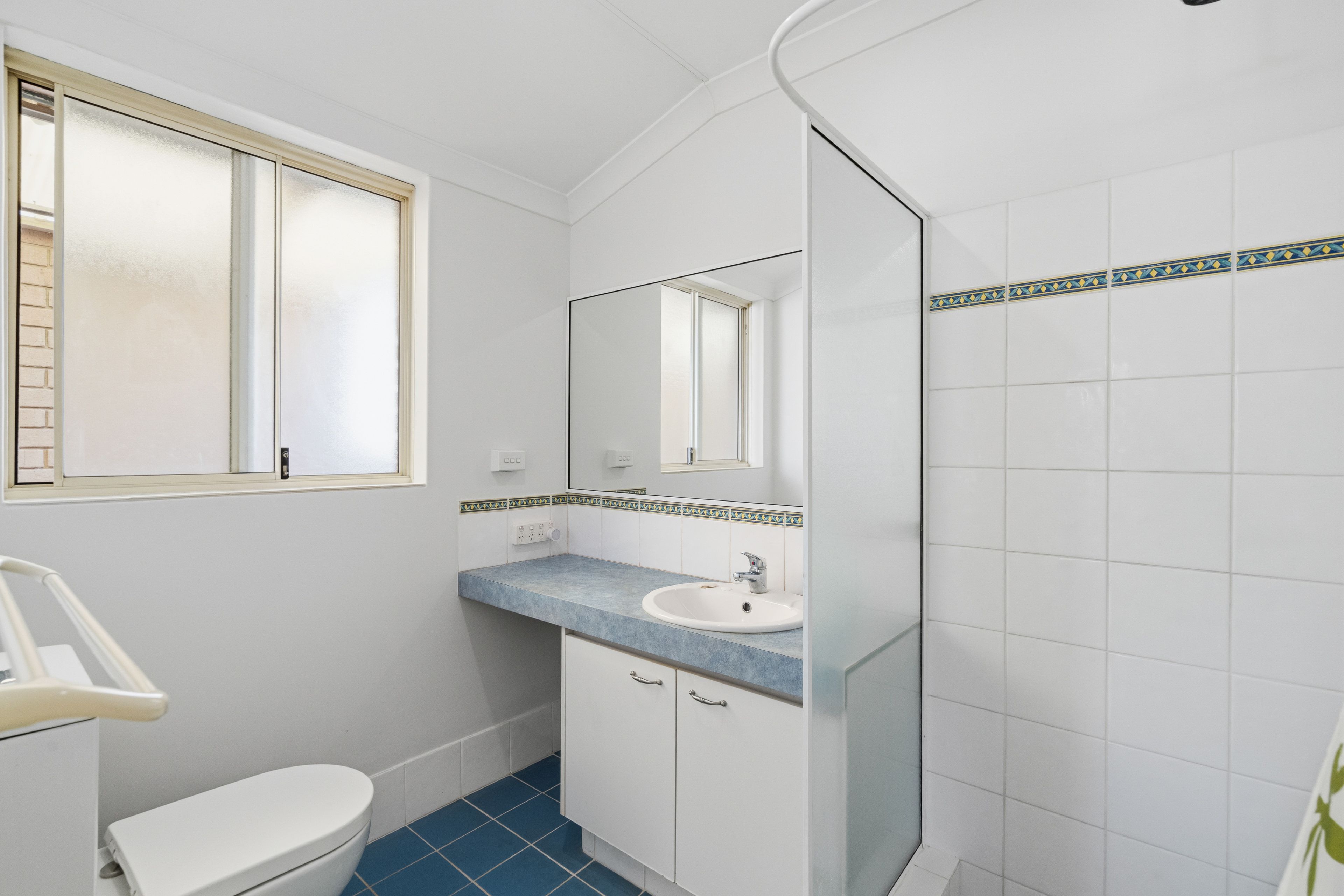 2 Courtland Crescent — photo 18 of 26