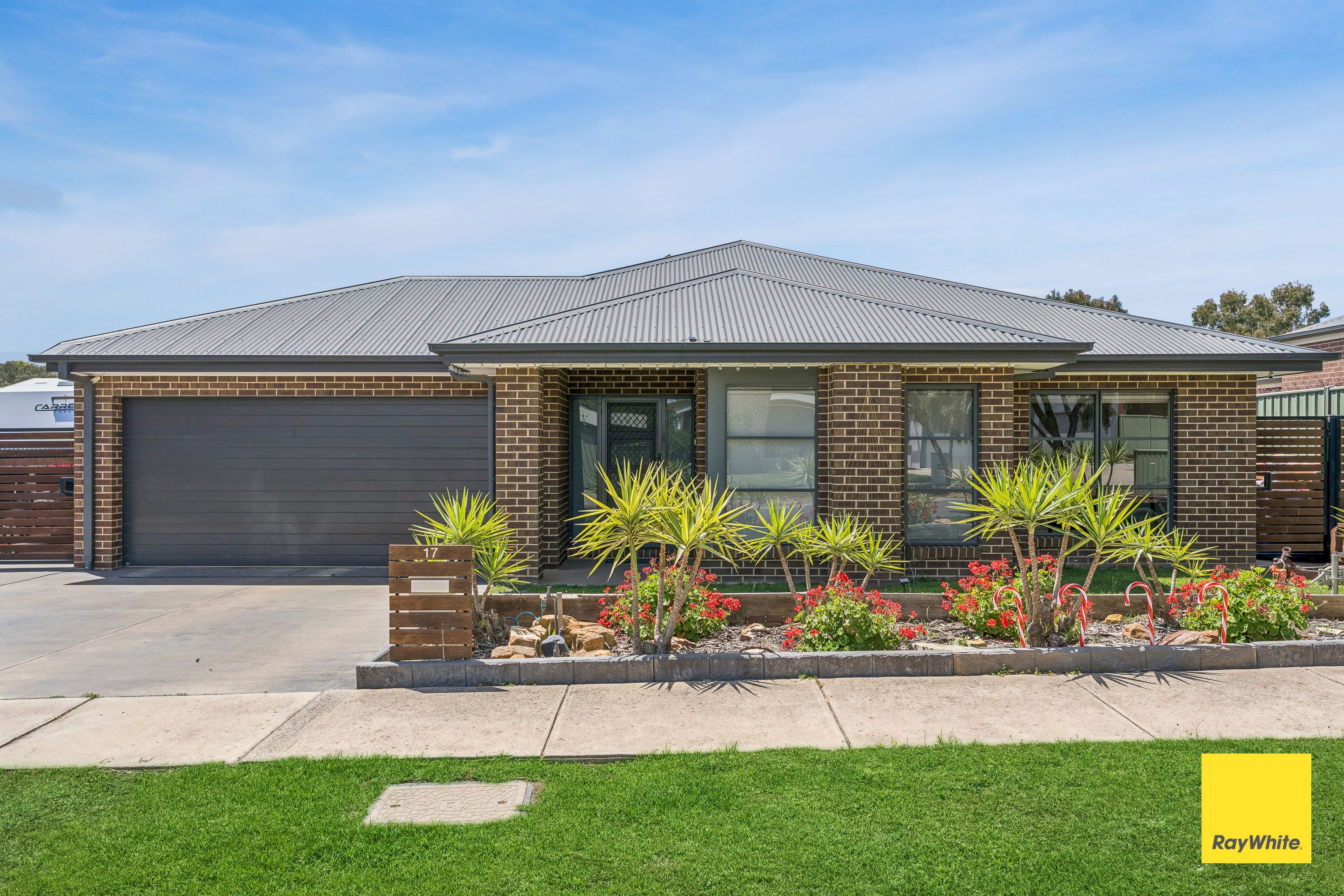 17 Amanda Drive, Maiden Gully VIC 3551