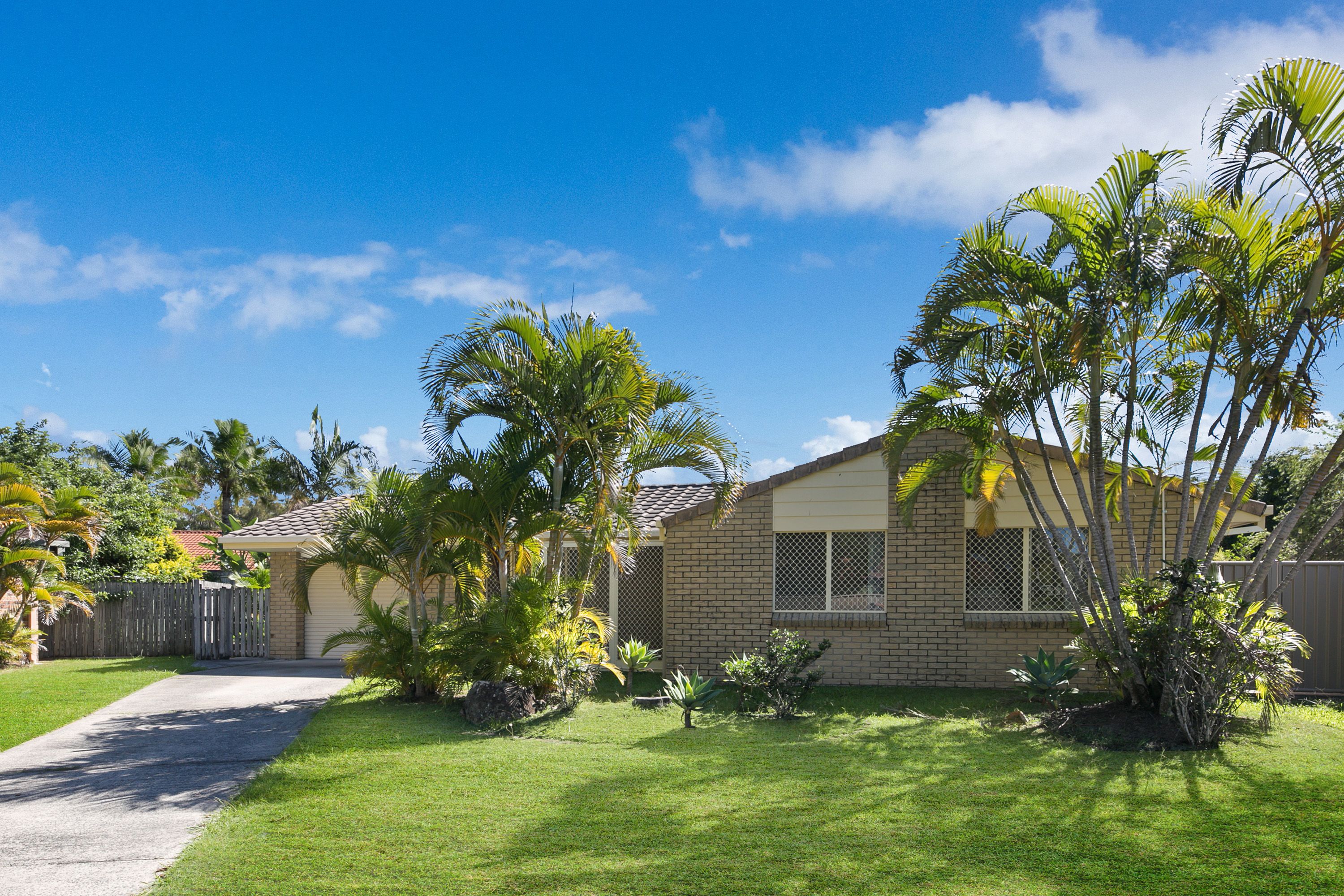 4 Yodelay Street, Varsity Lakes QLD 4227