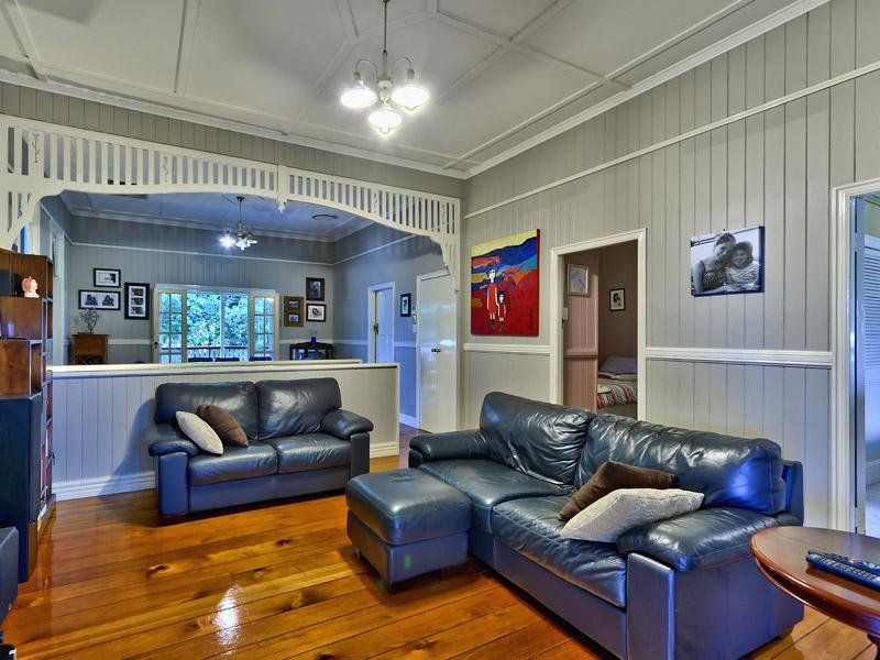 19 laurier Street, Annerley, QLD 4103