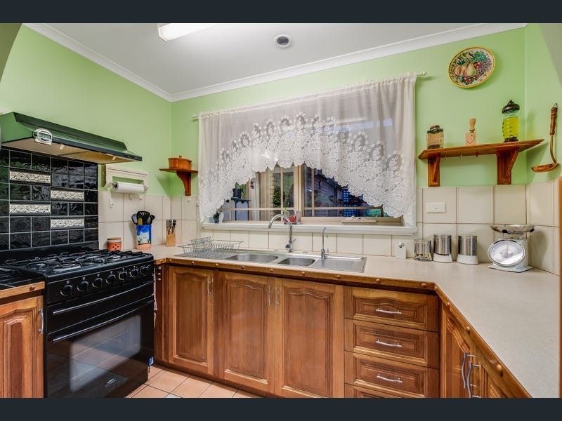 25 Rathcown Road, Reservoir, VIC 3073