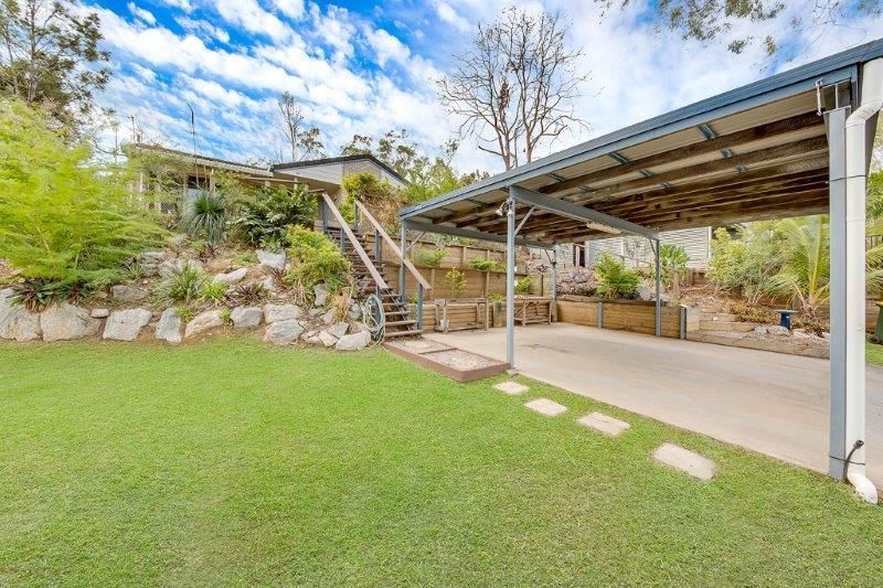 17 Flounder Crescent, Toolooa, QLD 4680
