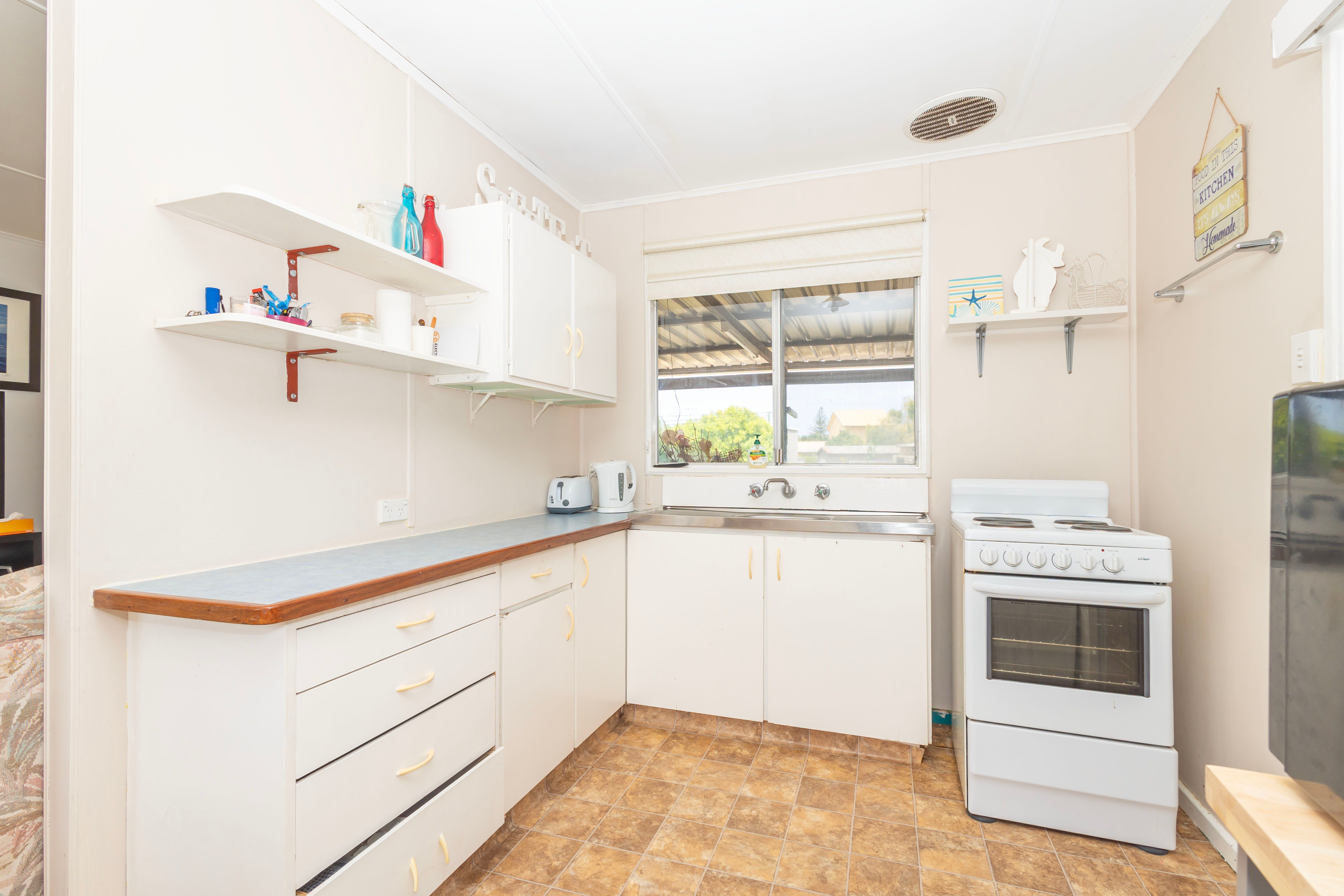 27 Weston Street, Cervantes, WA 6511
