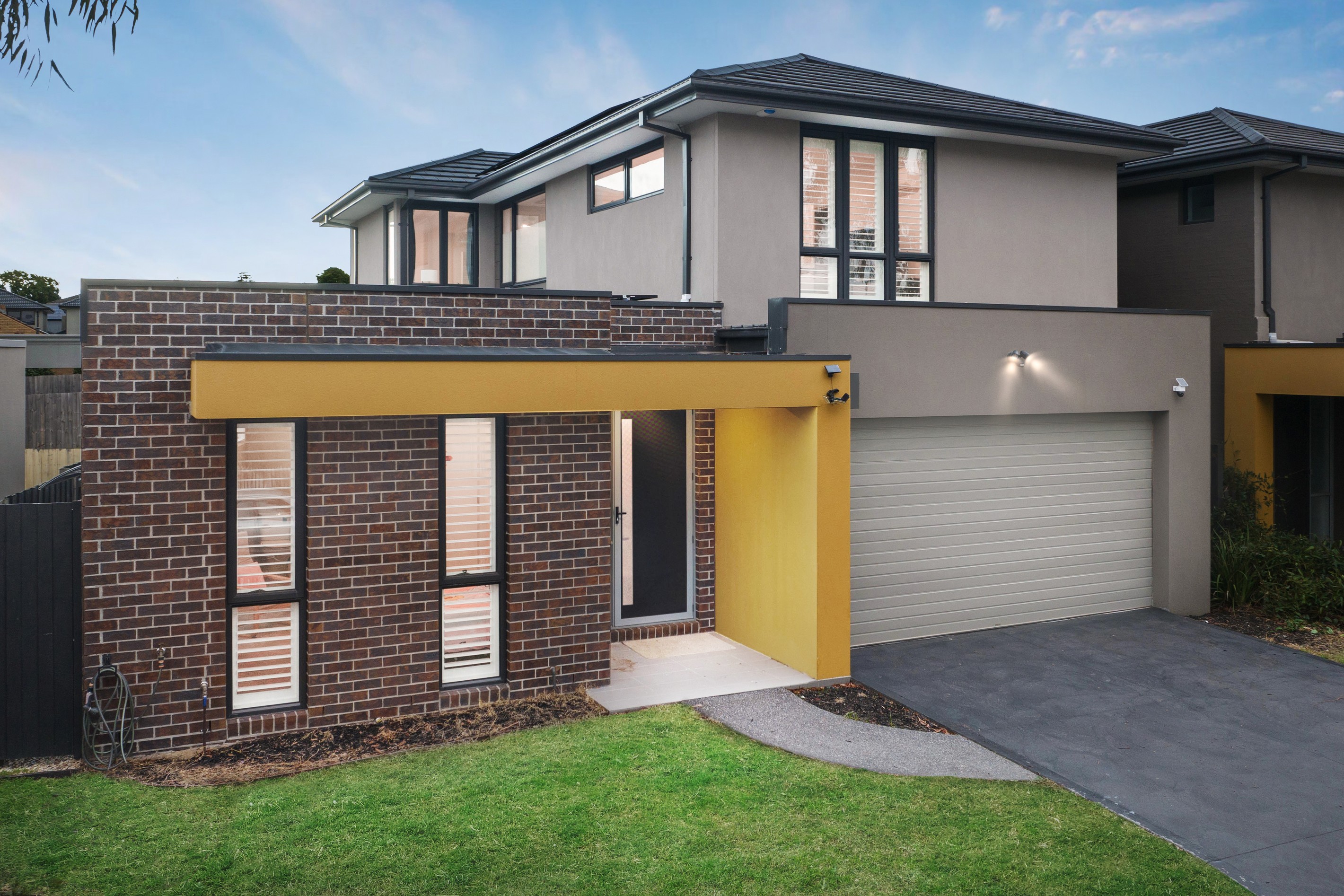 1/2 Colebrook Avenue, Mount Waverley, VIC 3149