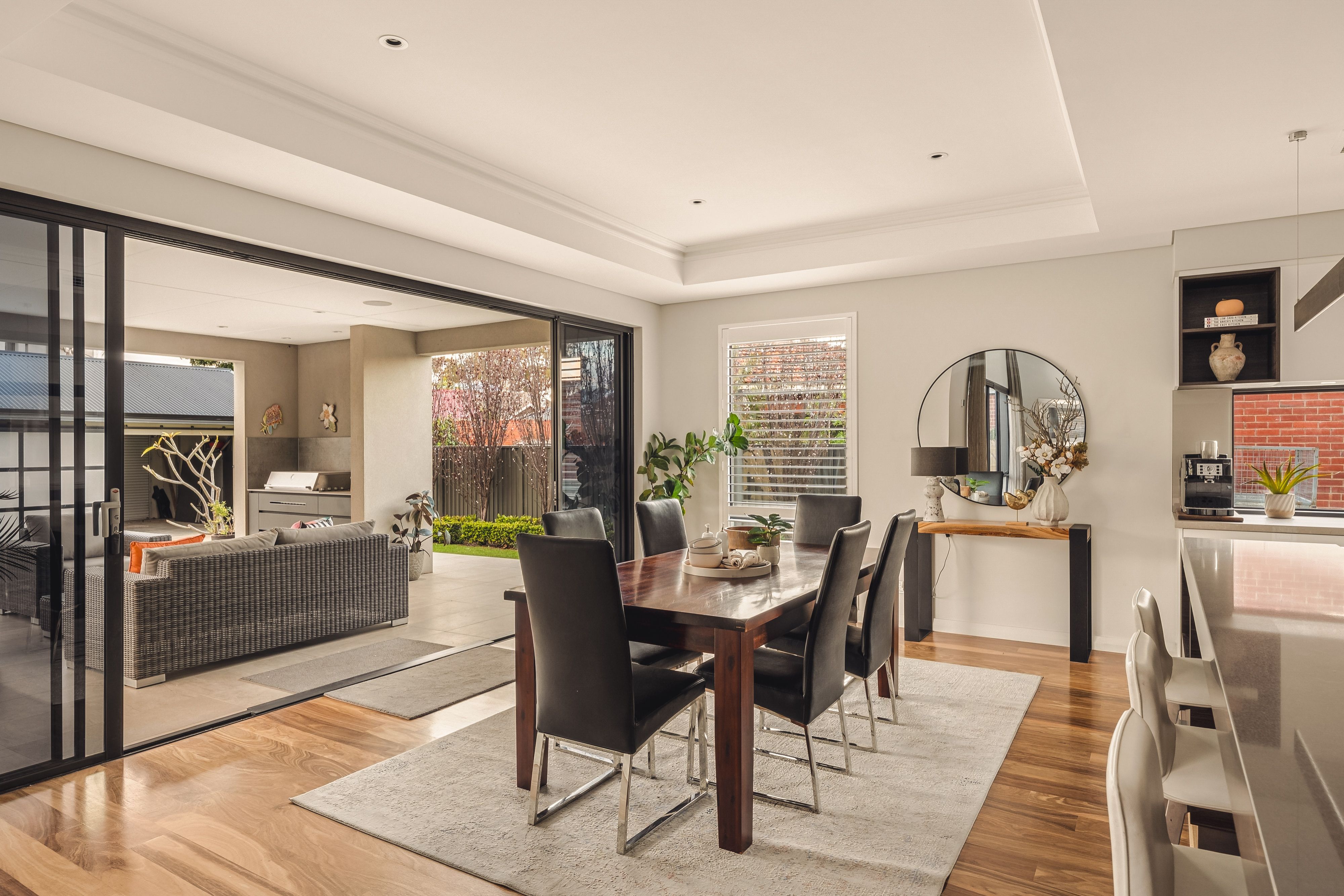 Riverside Luxury, Beautifully Bespoke! — photo 11 of 28