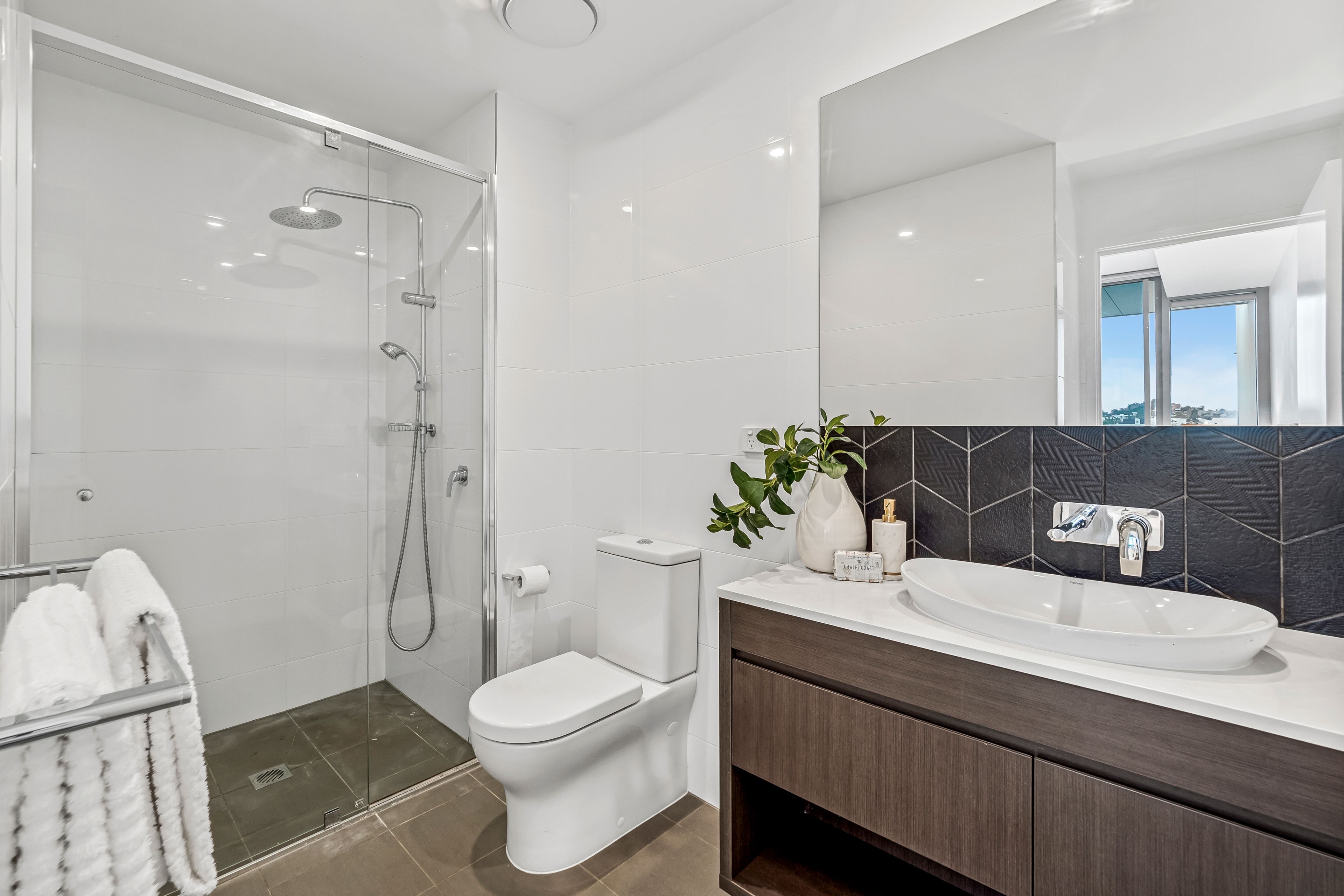 705/32 Russell Street — photo 9 of 18