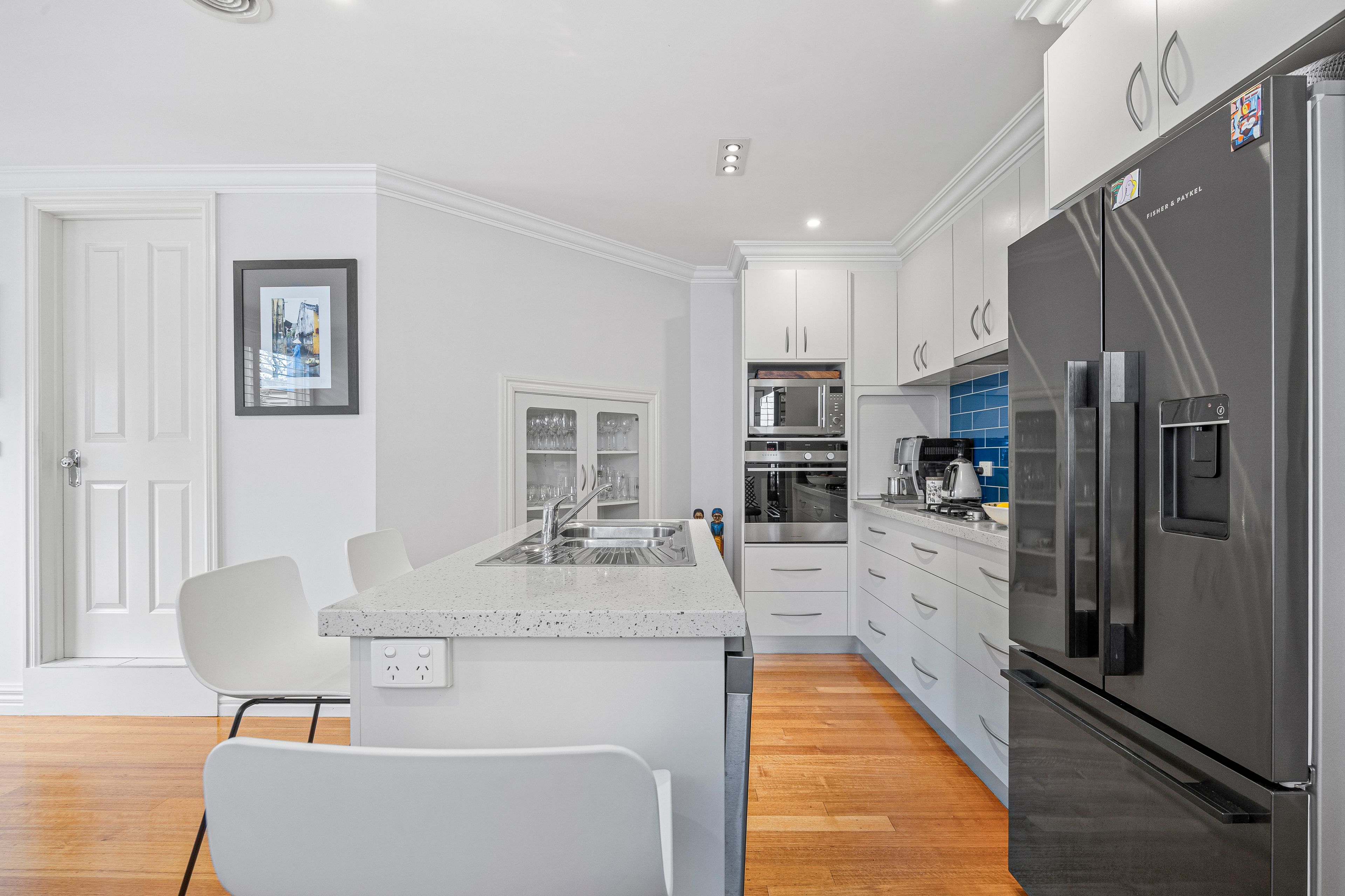 118 Victoria Street — photo 10 of 30