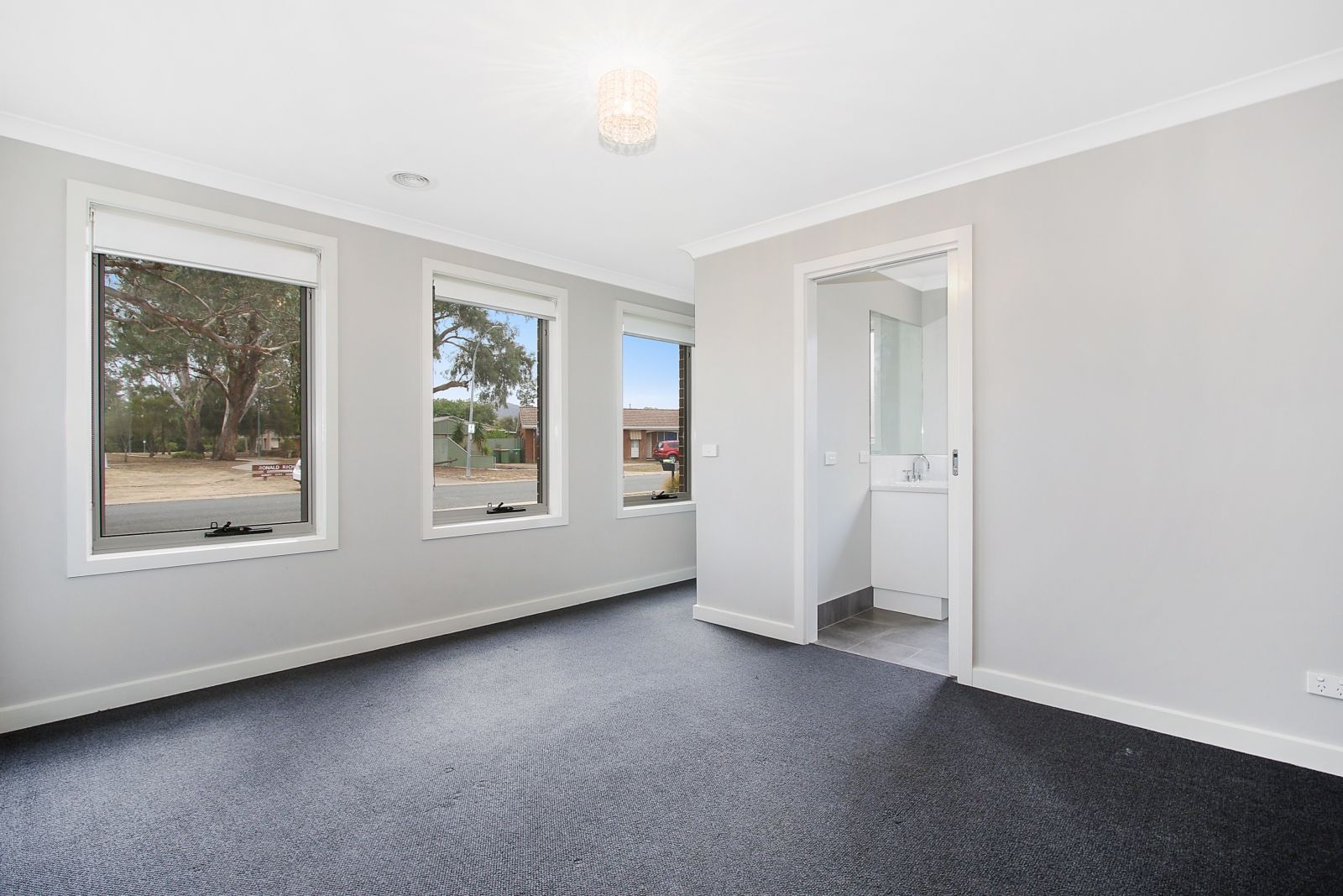 1/50 Hotham Circuit, Thurgoona, NSW 2640