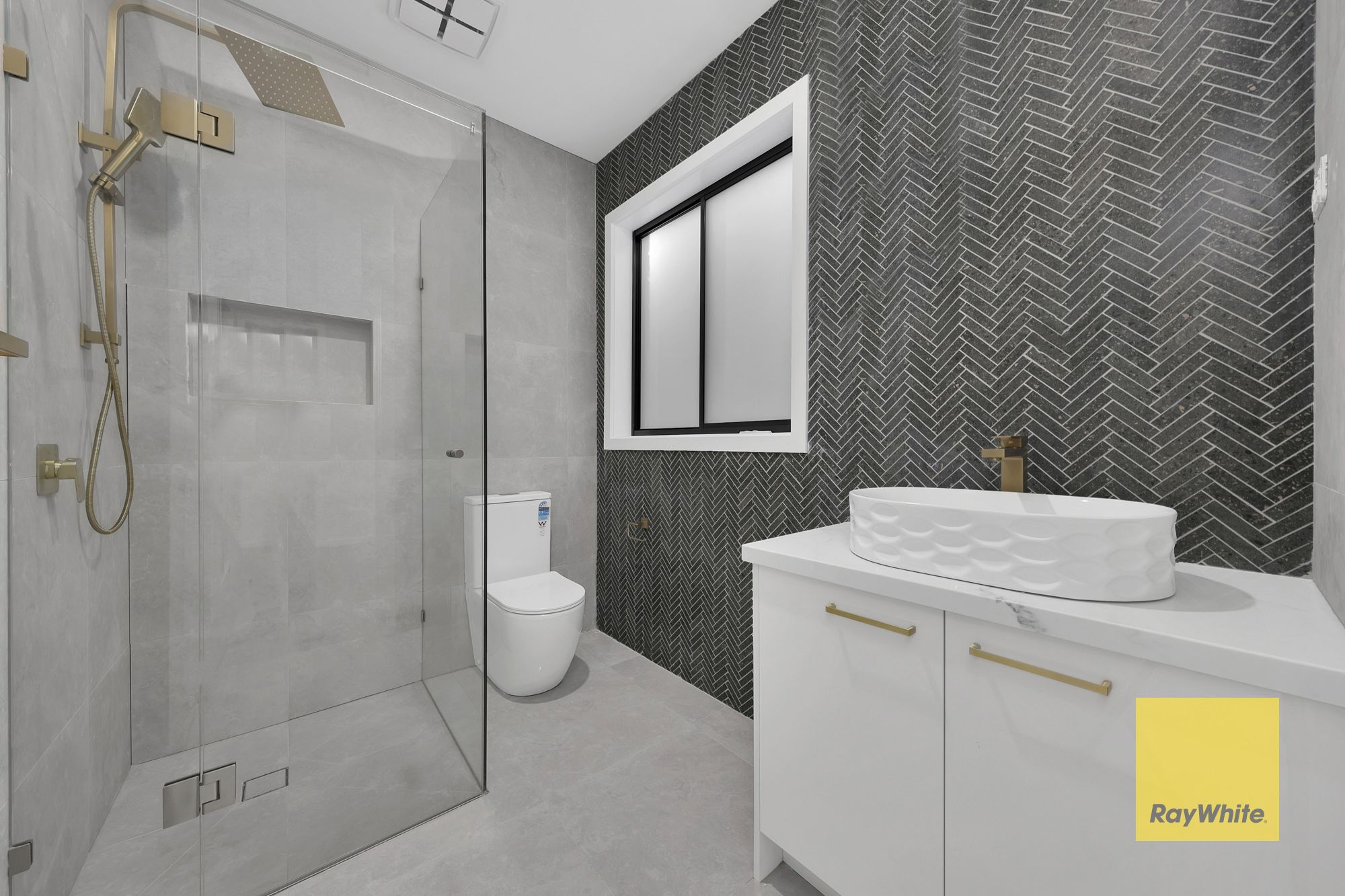 14 Belvedere Circuit — photo 10 of 13