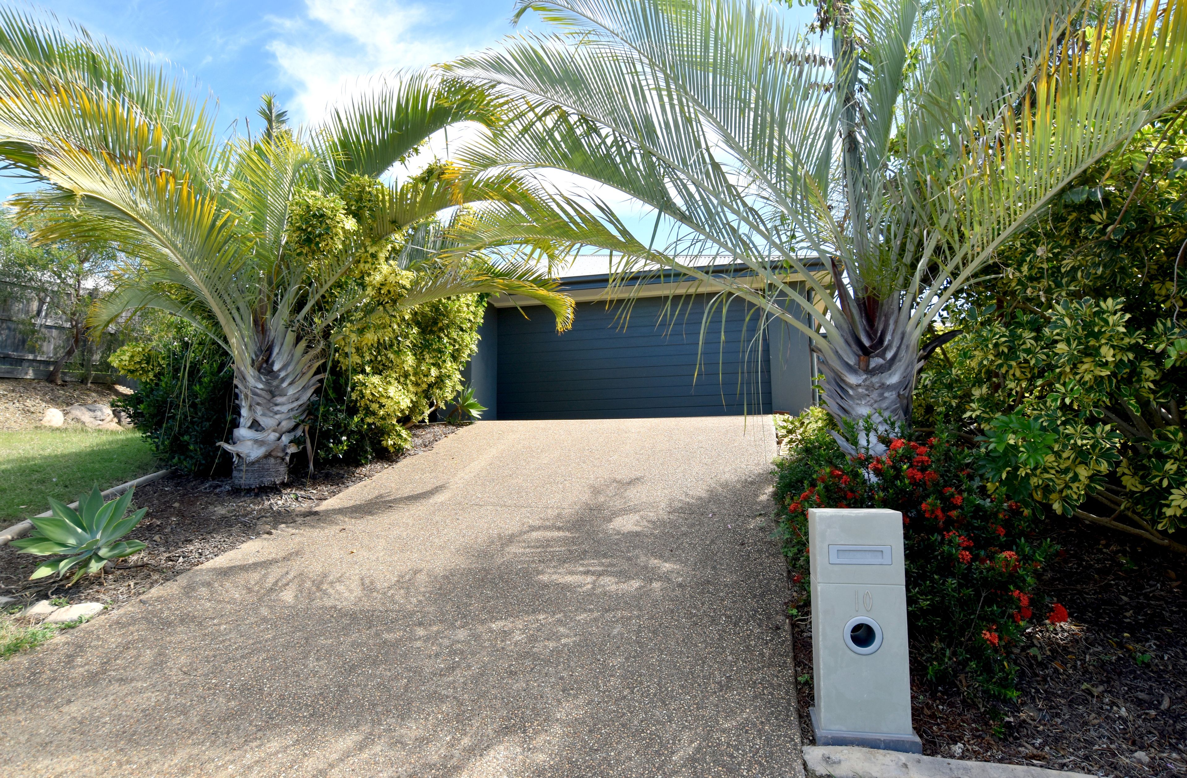 10 Kennedy Close, Glen Eden, QLD 4680