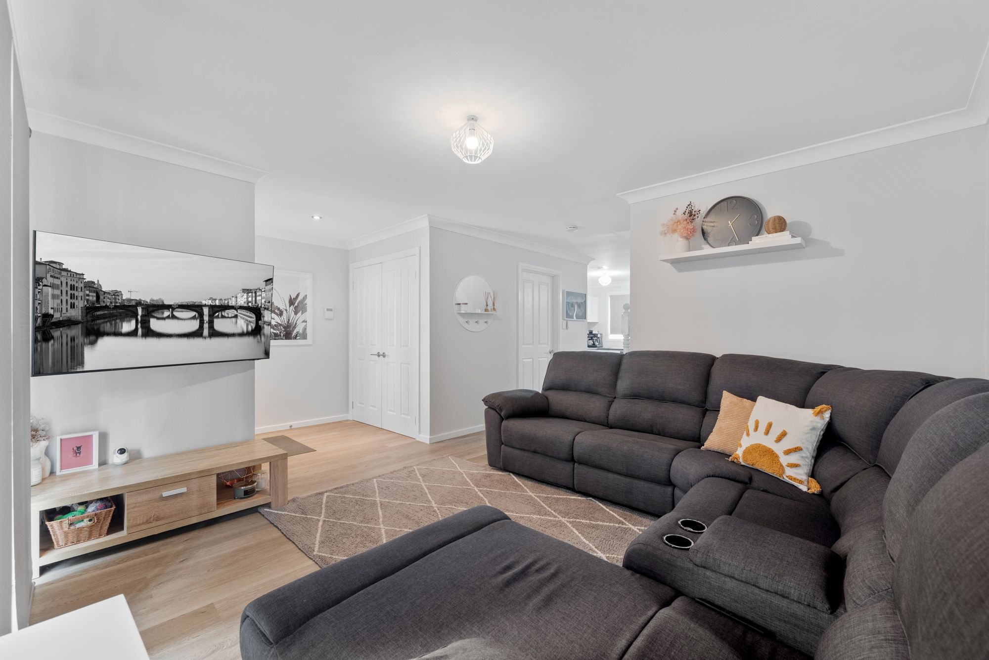 84 Glenfield Drive, Currans Hill, NSW 2567