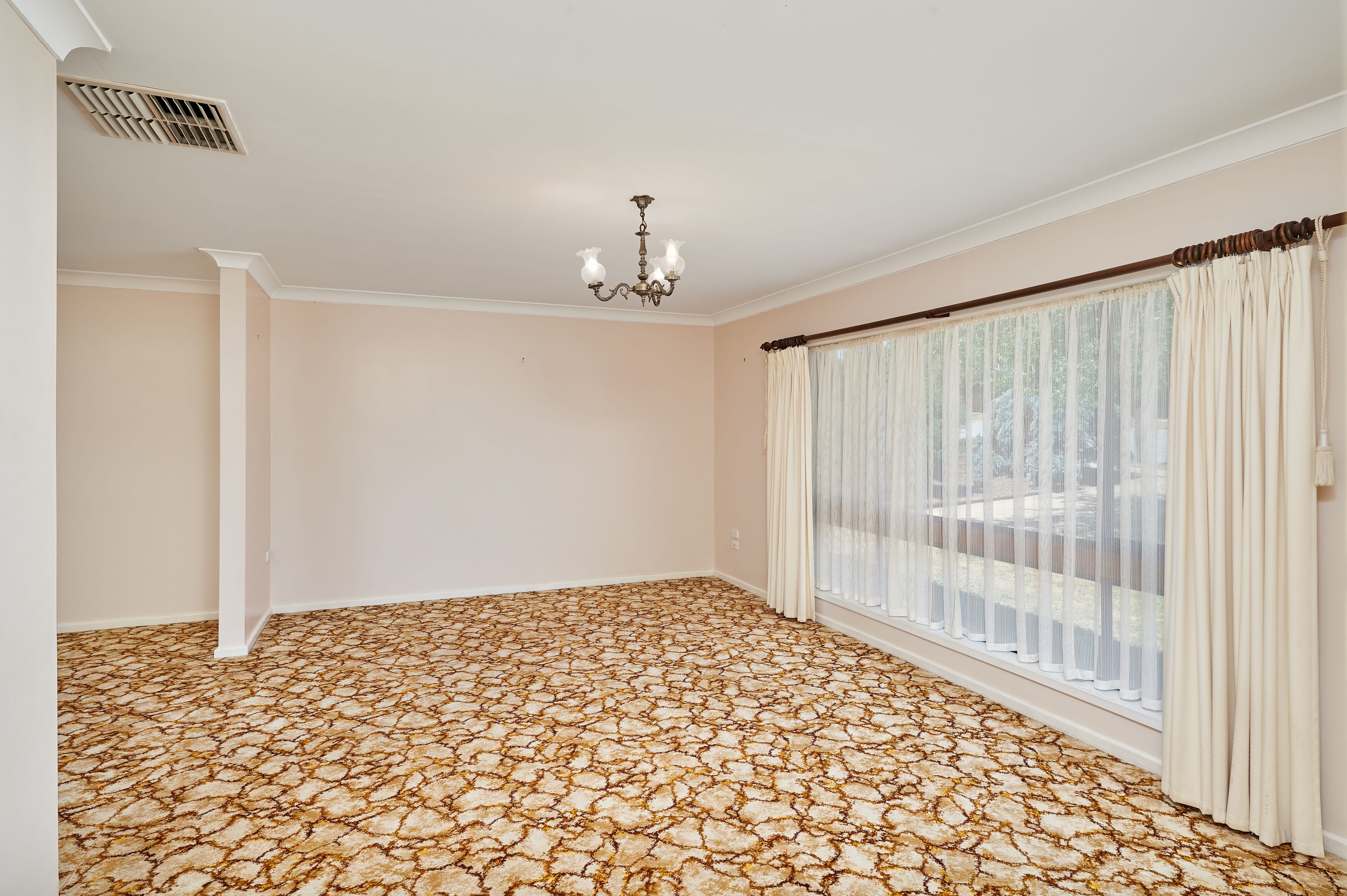 32 Loughnan Street, Coolamon, NSW 2701