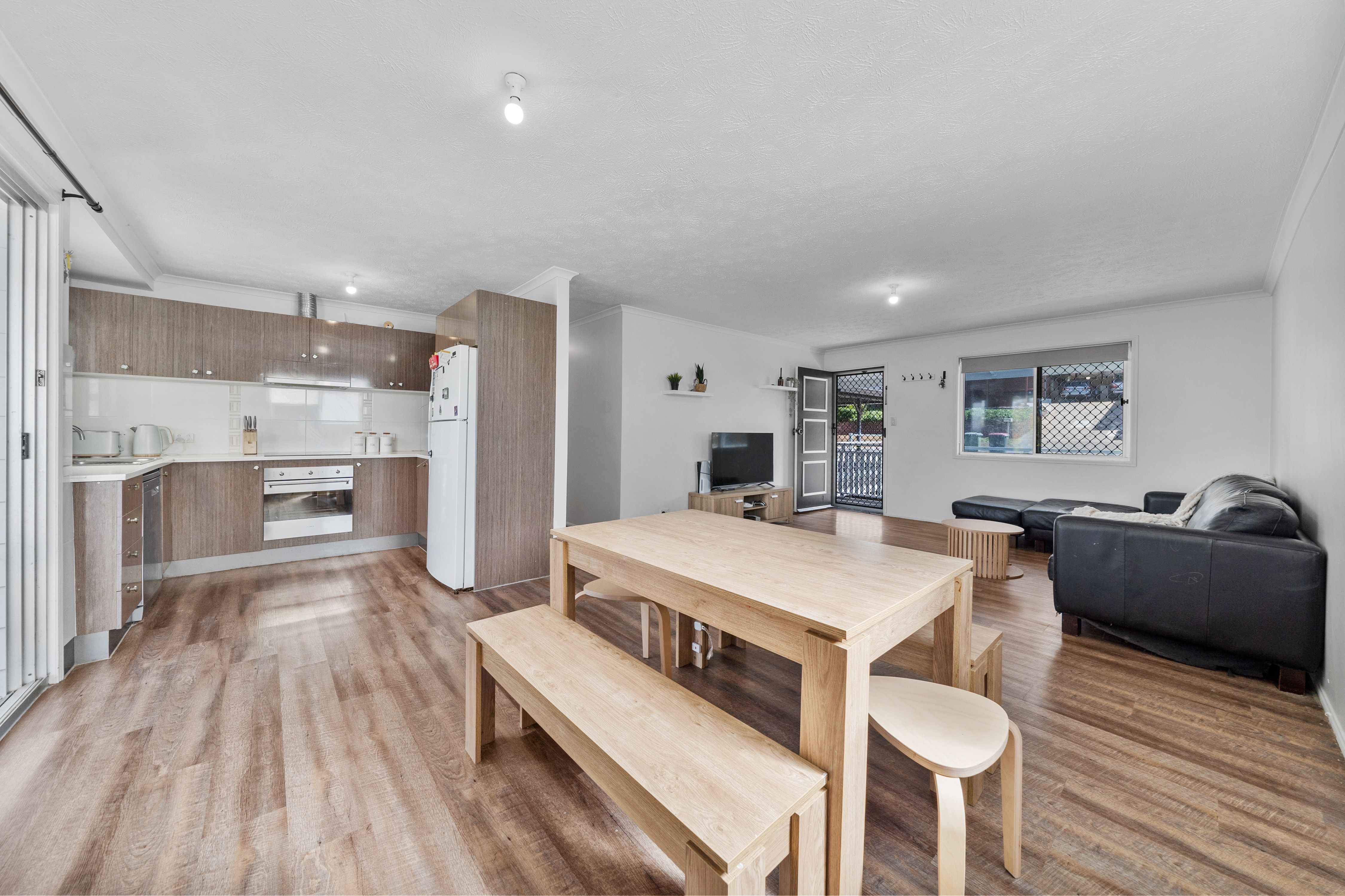 31 Louis Street — photo 4 of 24