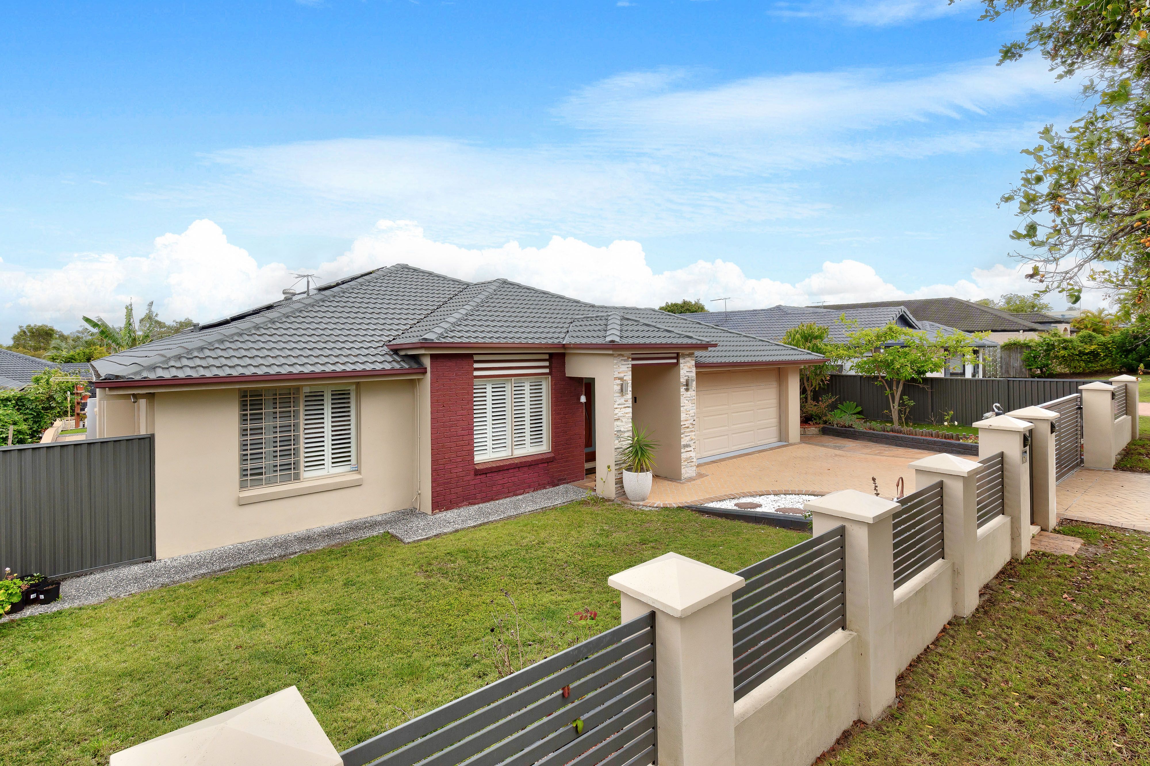 75 Wallum Drive, Parkinson, QLD 4115