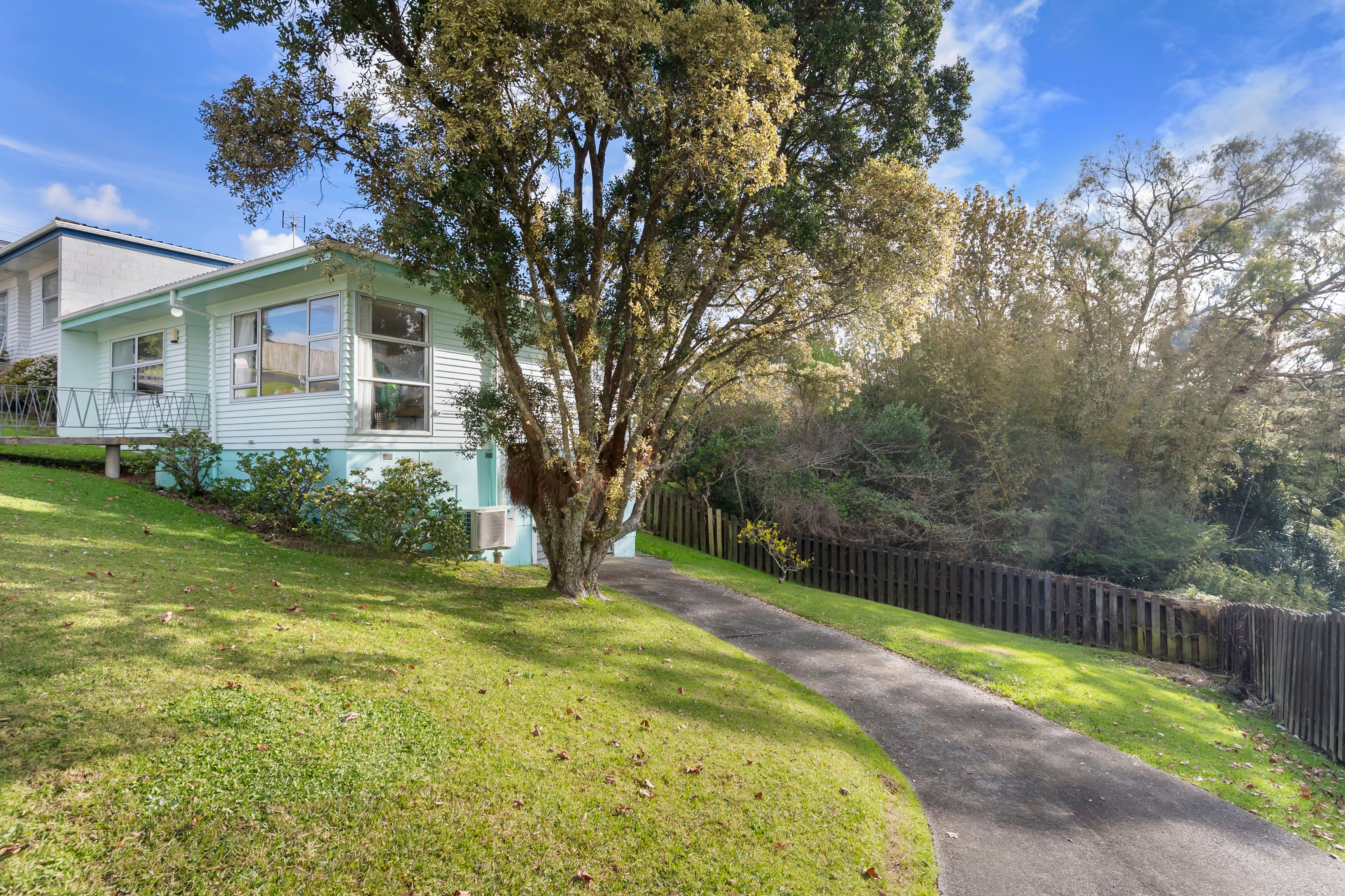39C Kaipatiki Road, Glenfield, North Shore City