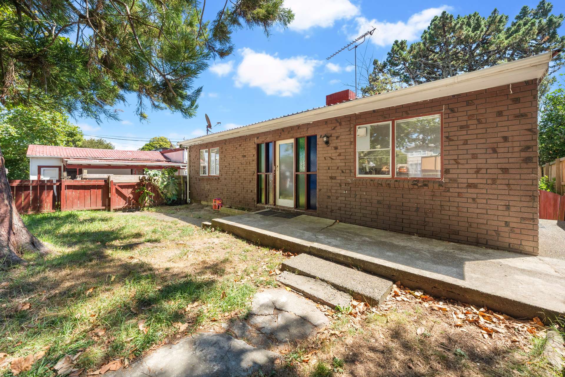 99 Seabrook Avenue photo 3
