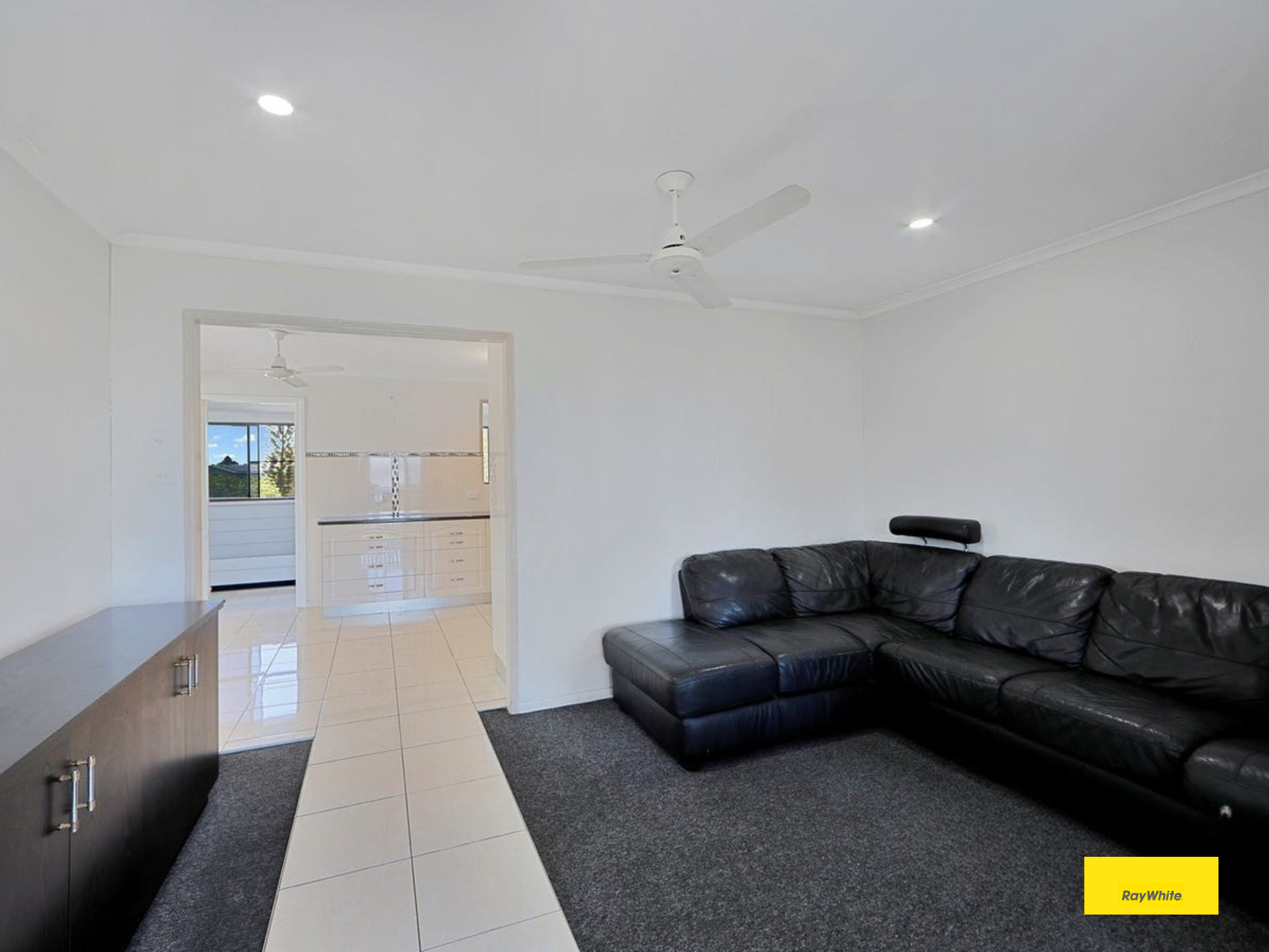 2 Carbeen Street (UPSTAIRS ONLY), Innes Park, QLD 4670