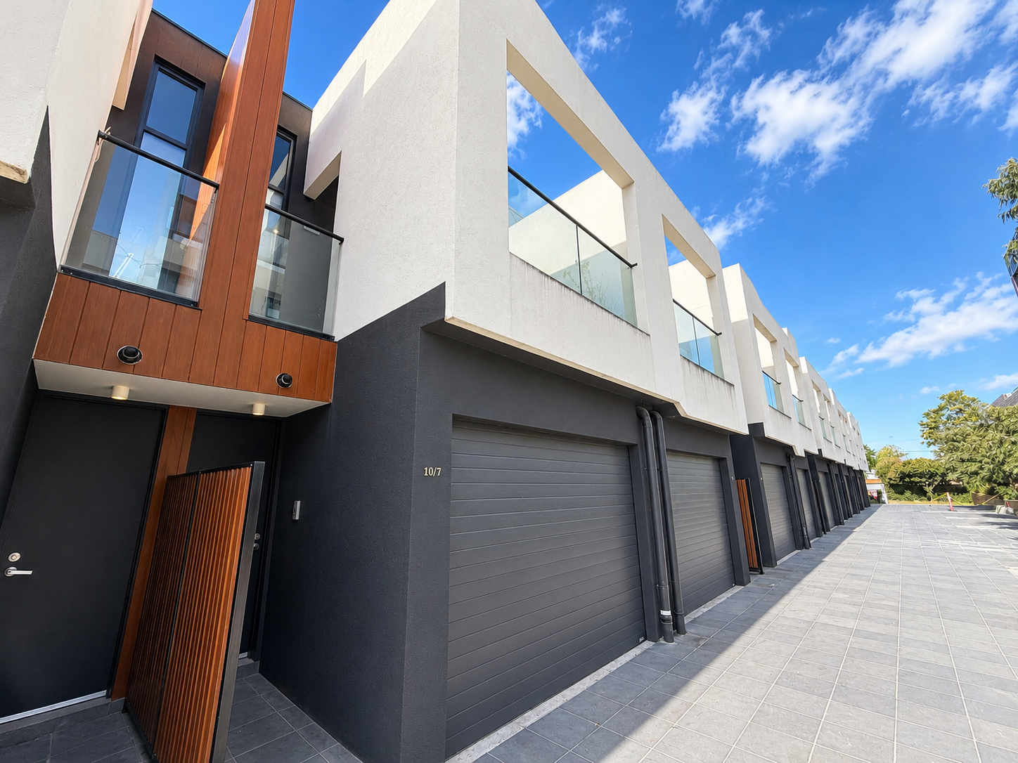10/7 Renver Road — photo from Ray White Oakleigh