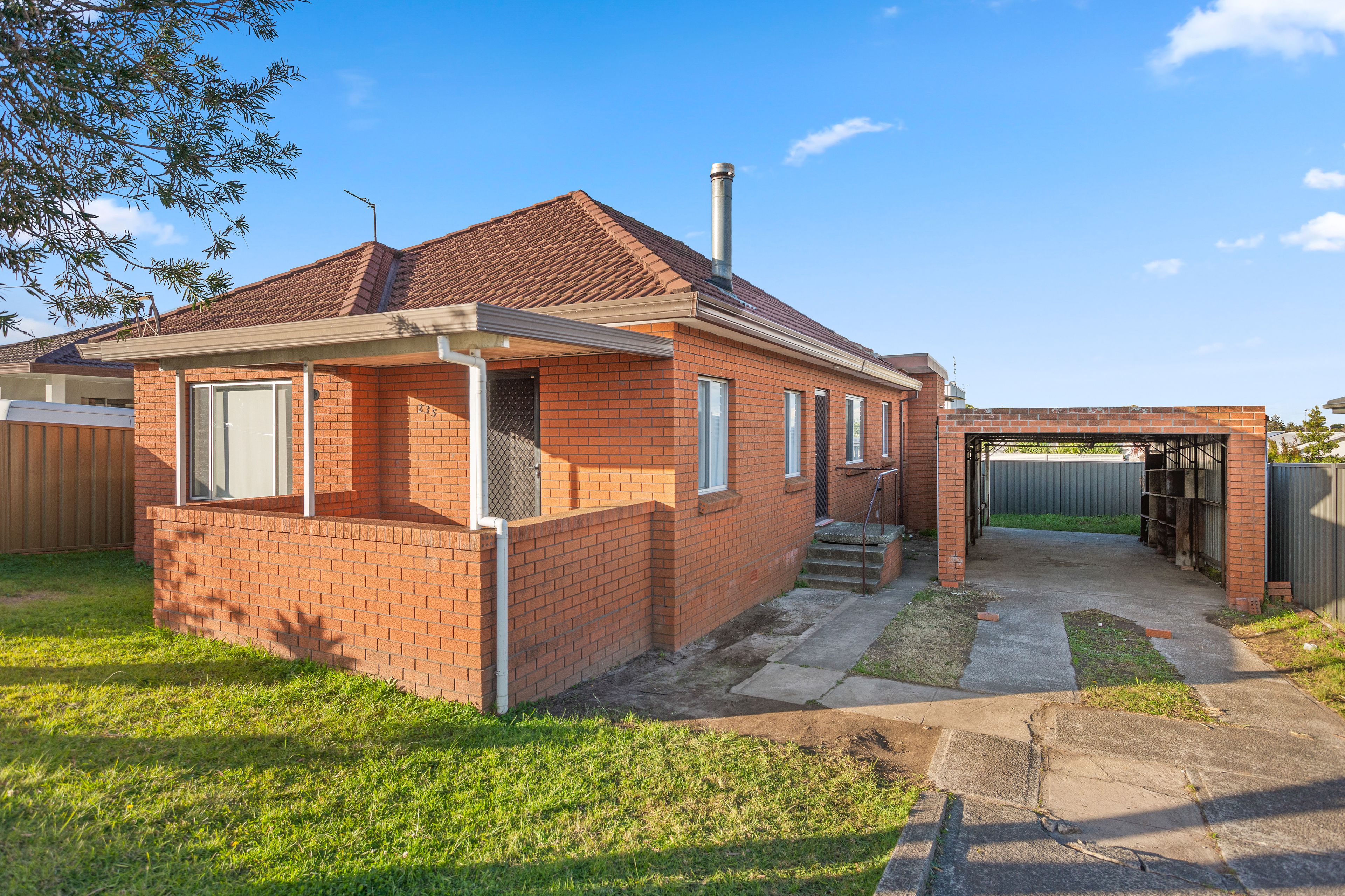 235 Shellharbour Road, Barrack Heights, NSW 2528