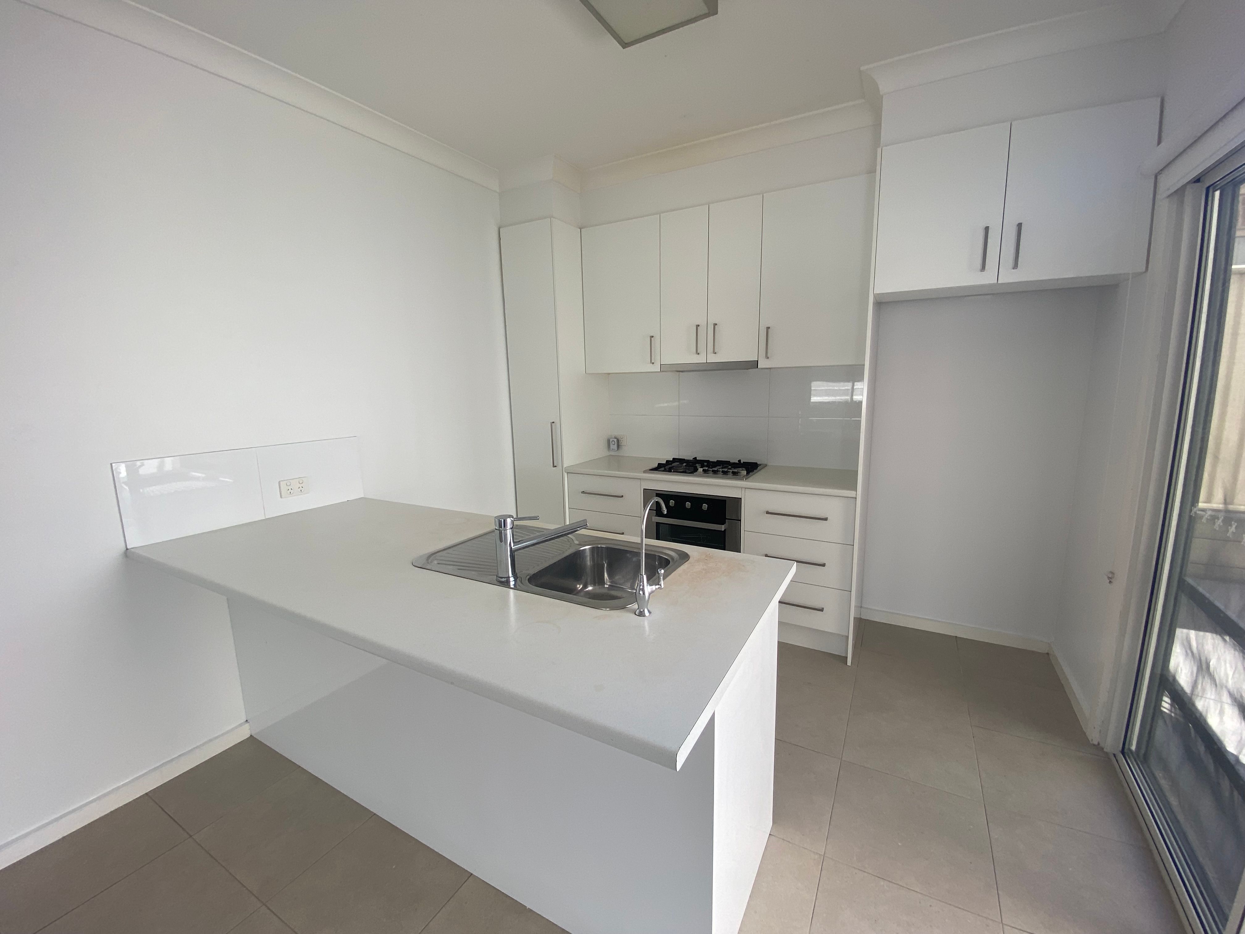 2/60 Kingston Street, Oak Flats, NSW 2529