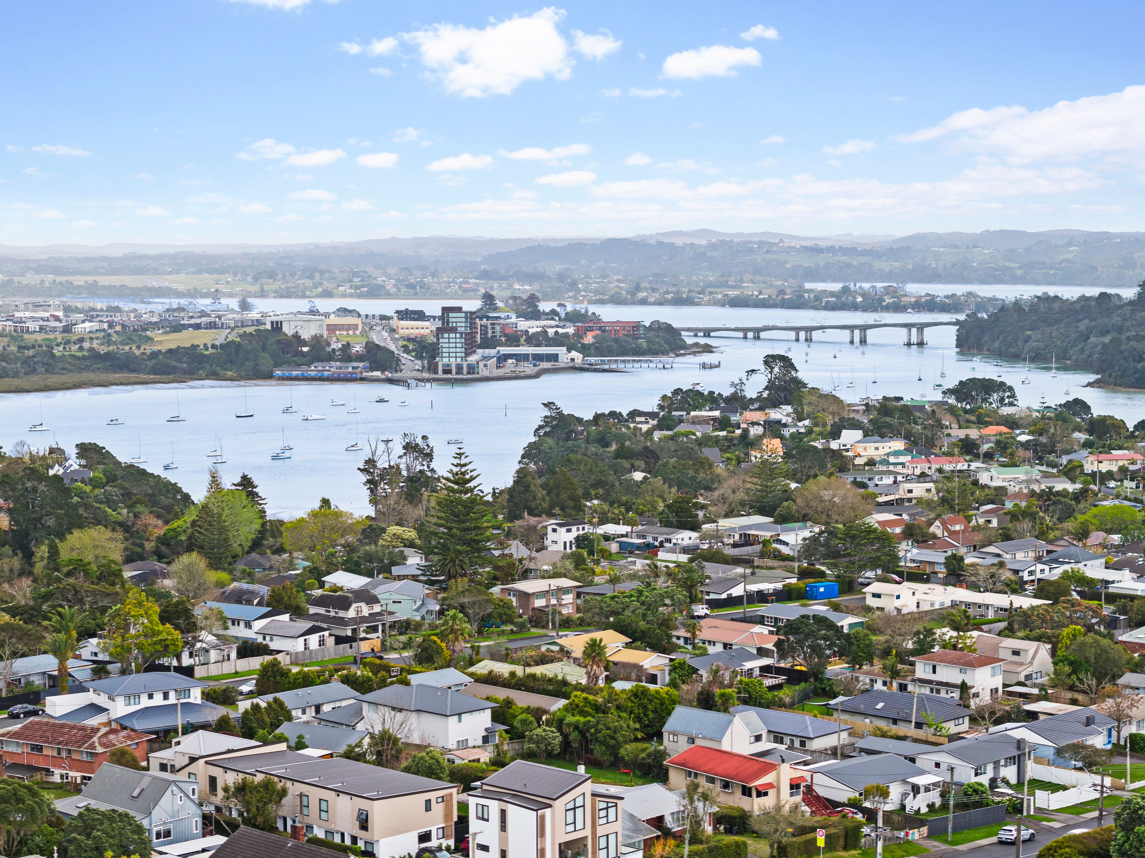 10 Drome View Place, Beach Haven, North Shore City