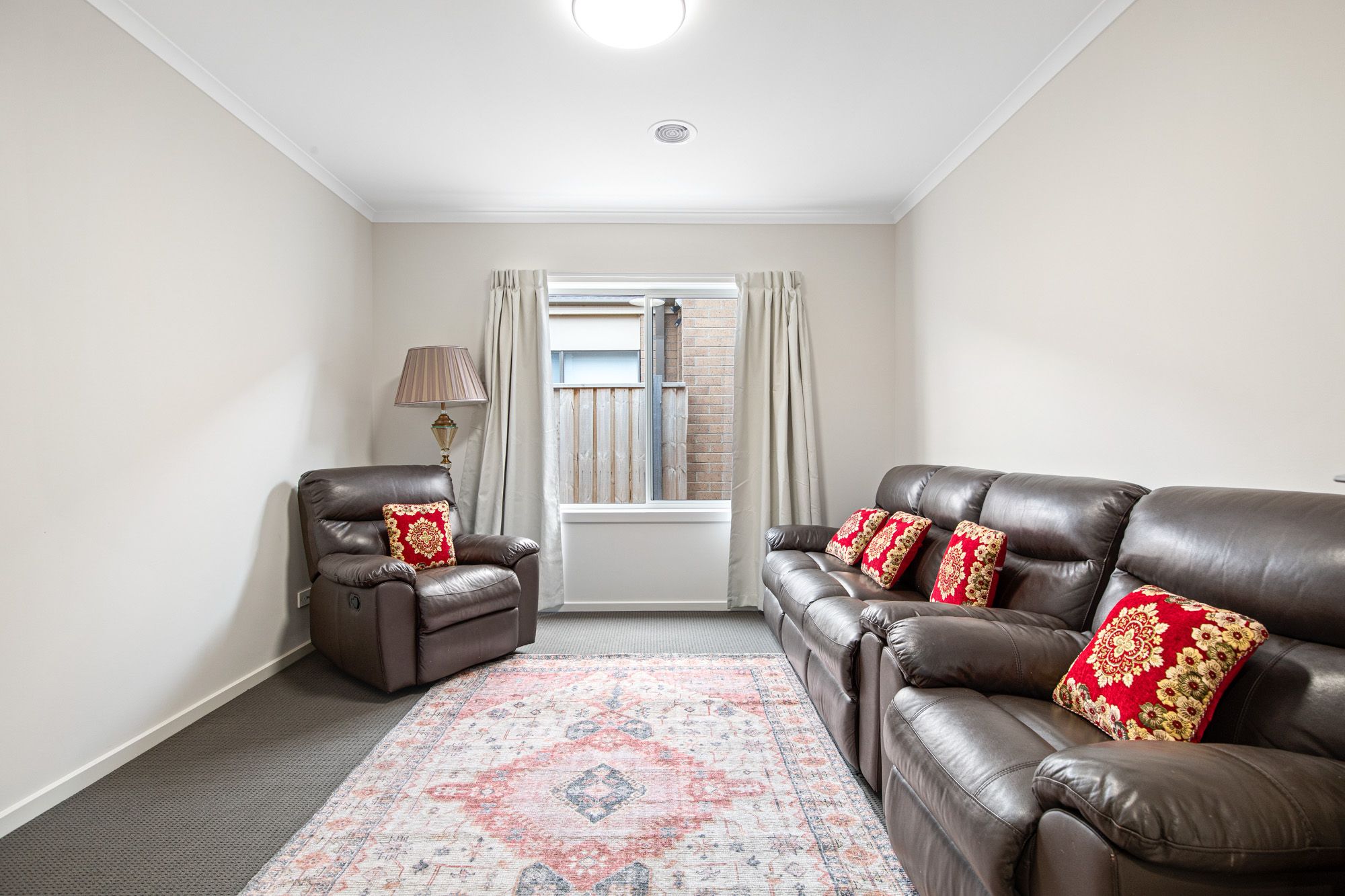 33 Rosette Crescent, Rockbank, VIC 3335