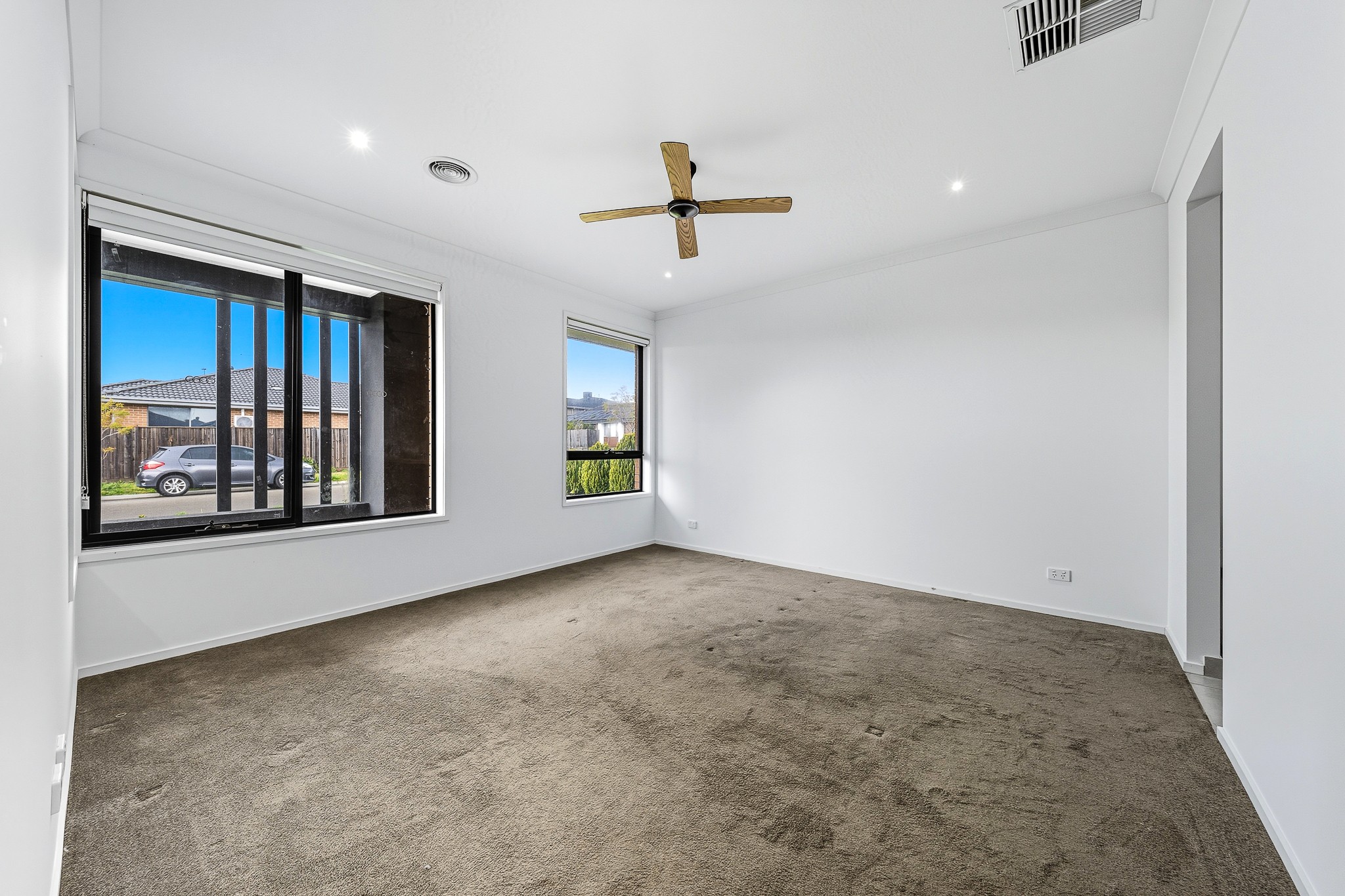 24 Rathberry Circuit, Clyde North, VIC 3978