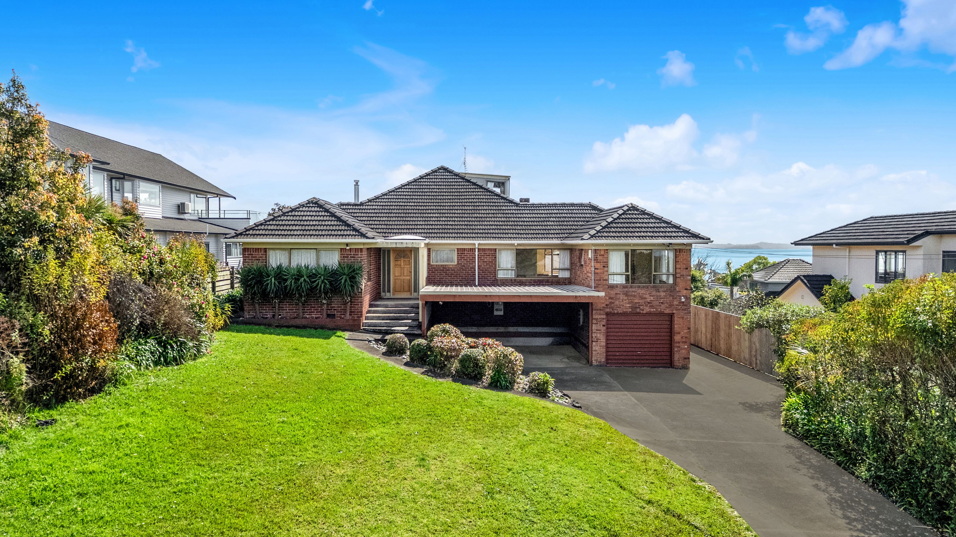 8 Beach Road, Mellons Bay, Manukau City