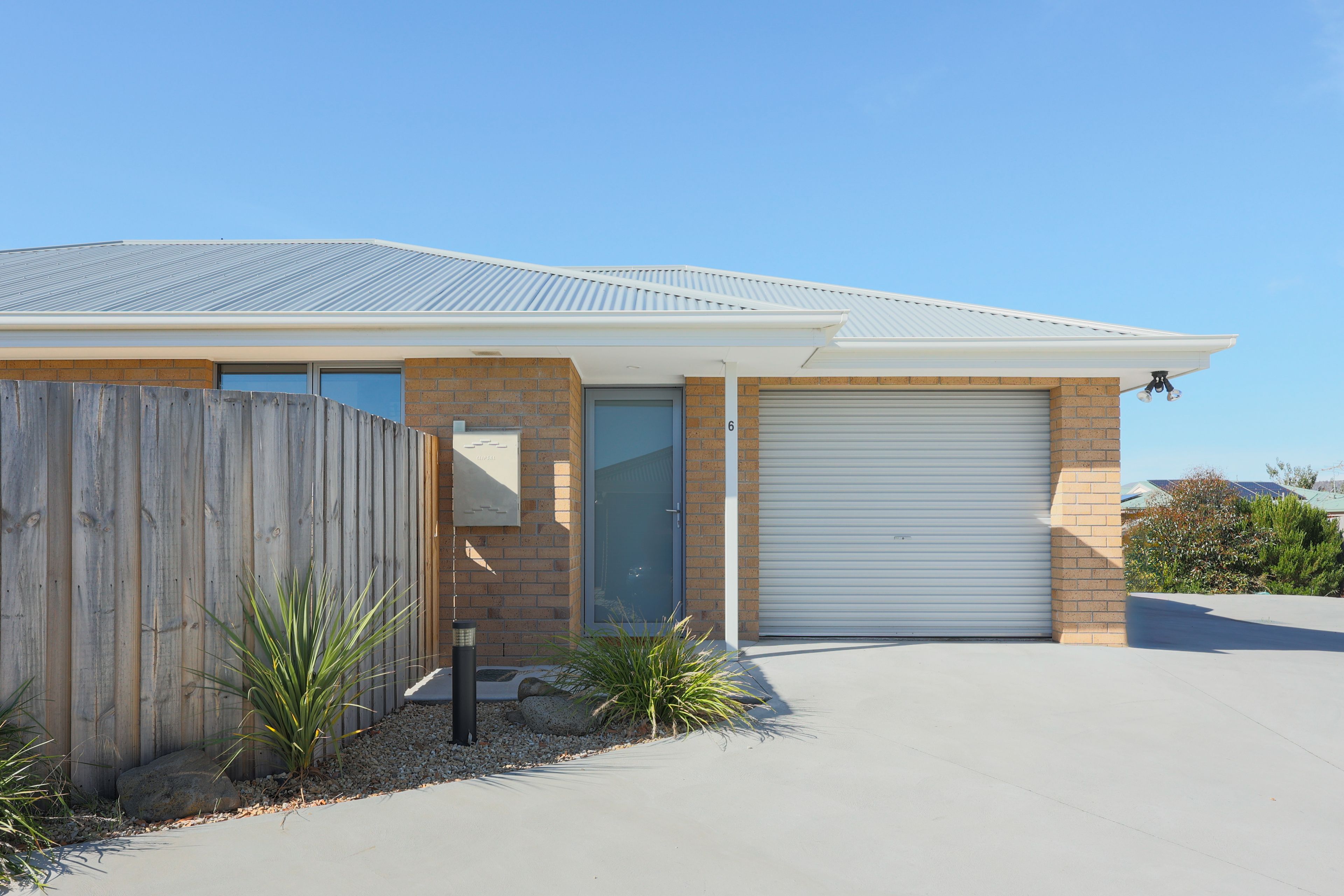 6/5 Ralph Terrace — photo from Ray White Hobart