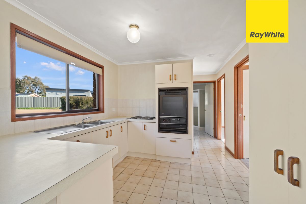 5A Noarlunga Crescent — photo 5 of 15