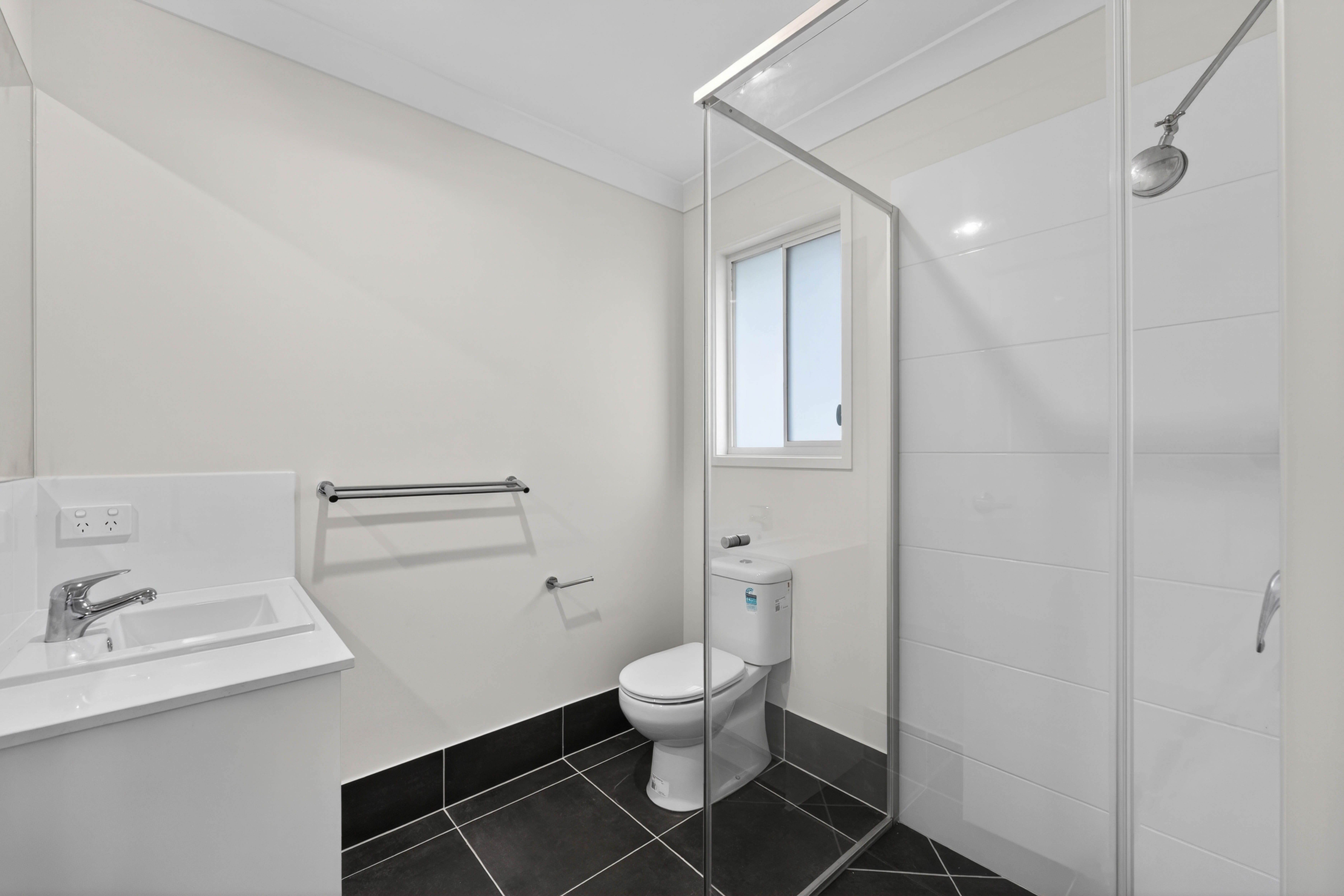 92 Marsdenia Drive — photo 11 of 16